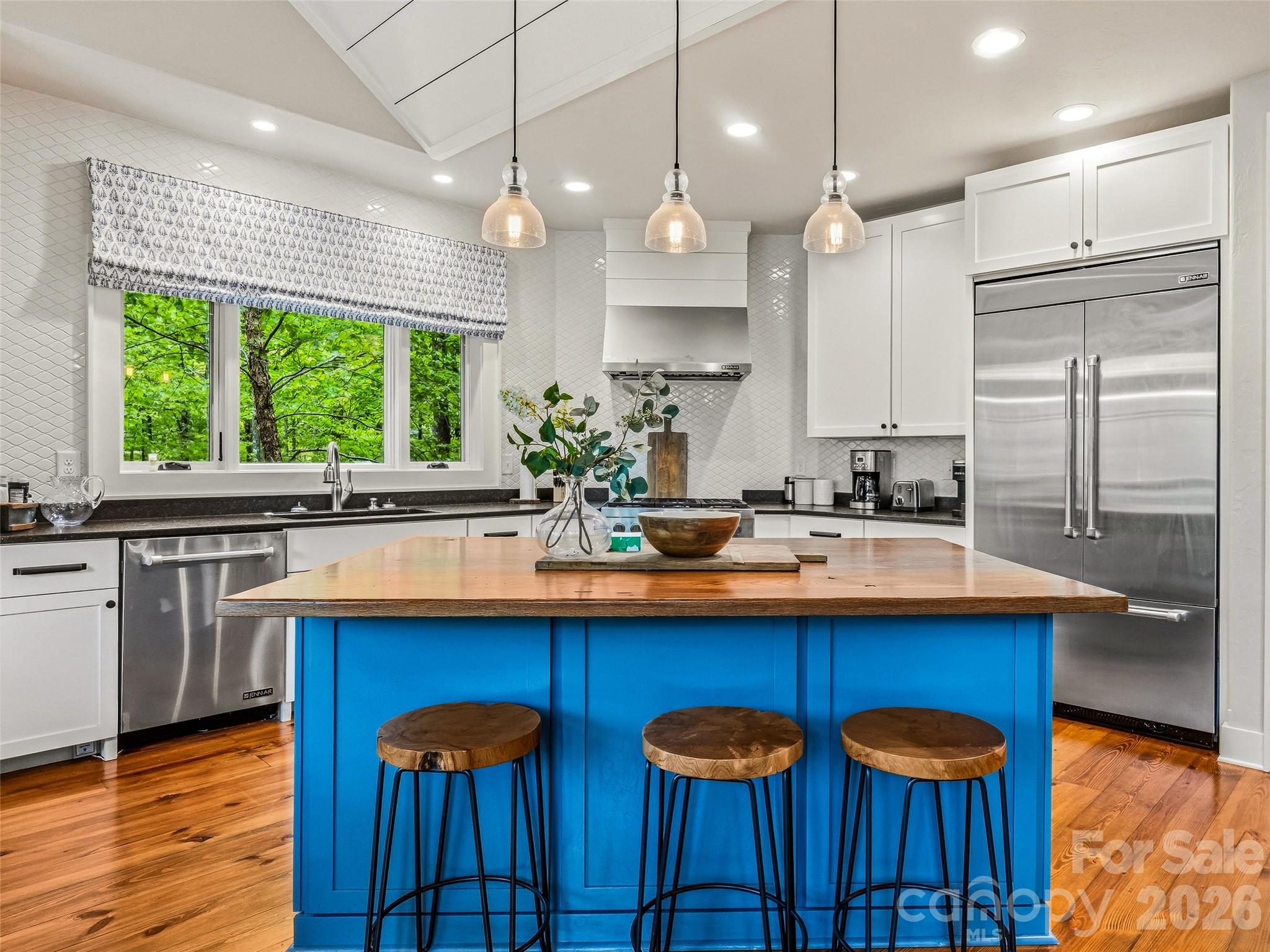 60 Shoreline Drive — Tuckasegee