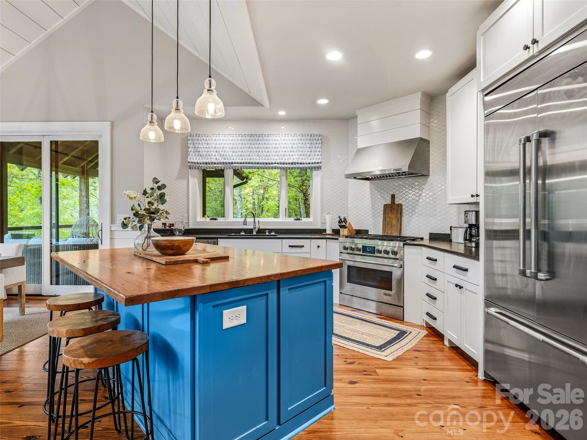 60 Shoreline Drive — Tuckasegee