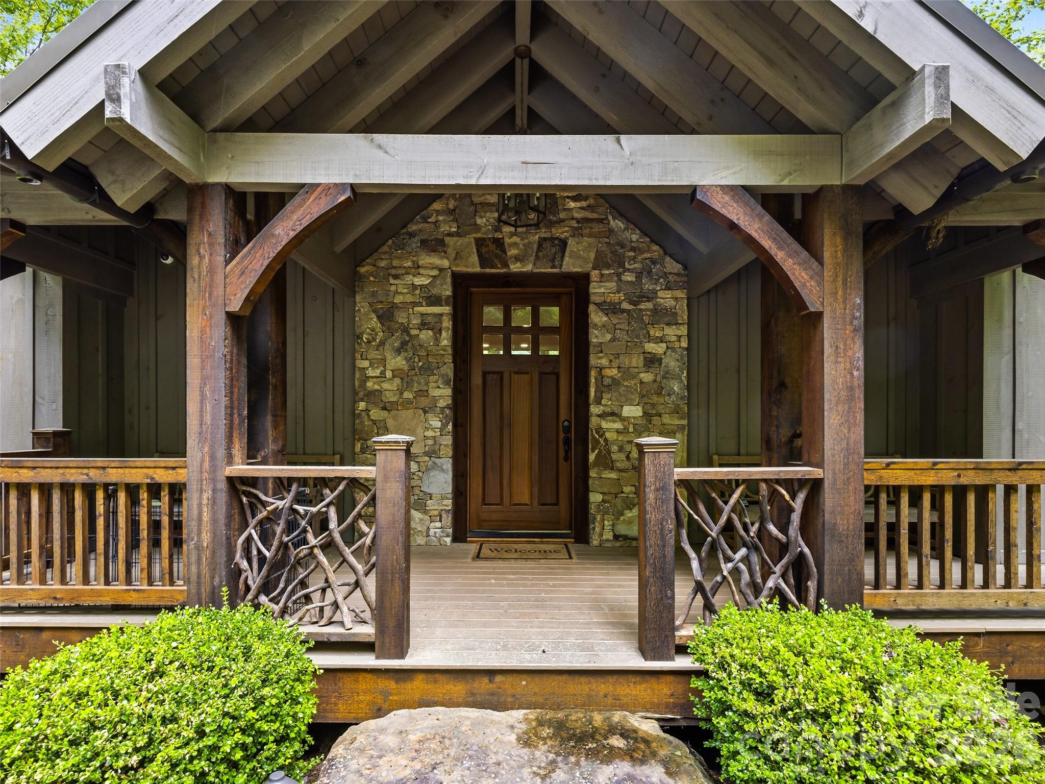 60 Shoreline Drive — Tuckasegee