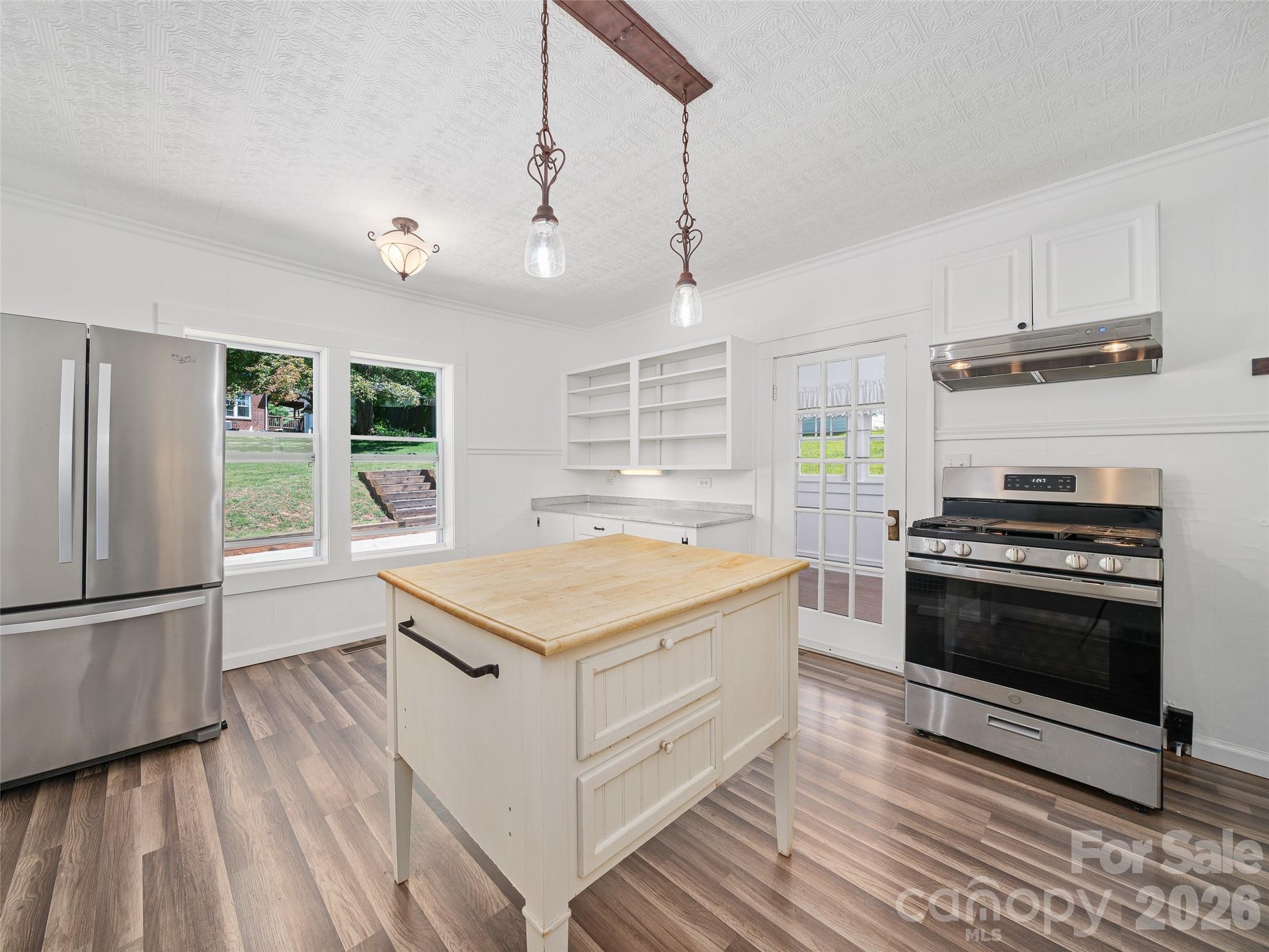118 Robertson Street — Burnsville