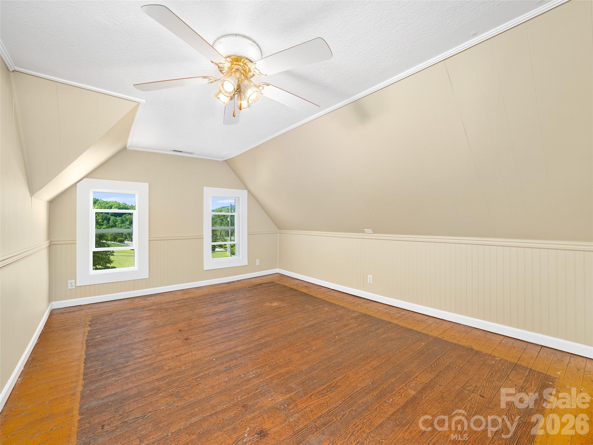 118 Robertson Street — Burnsville