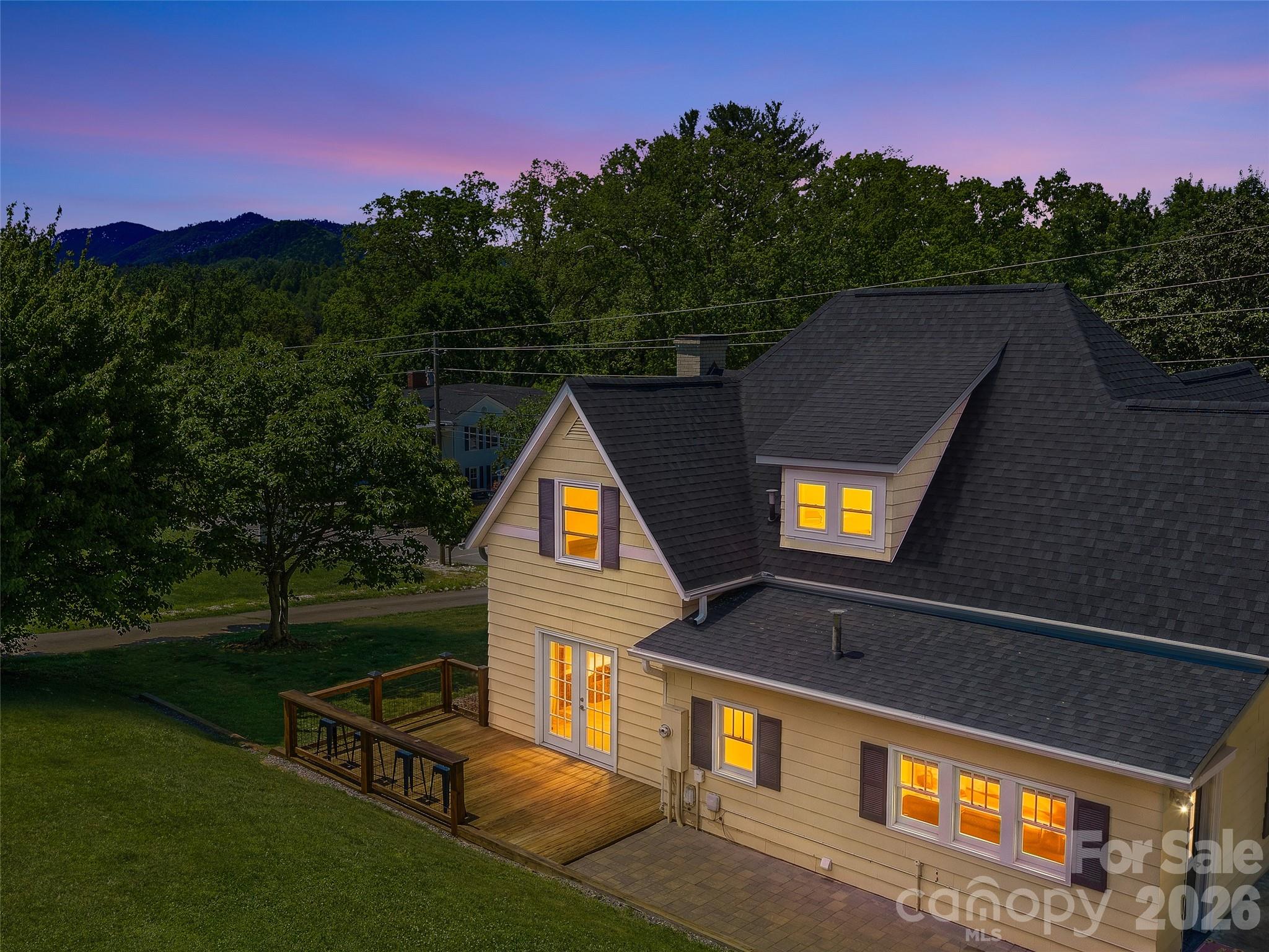 118 Robertson Street — Burnsville