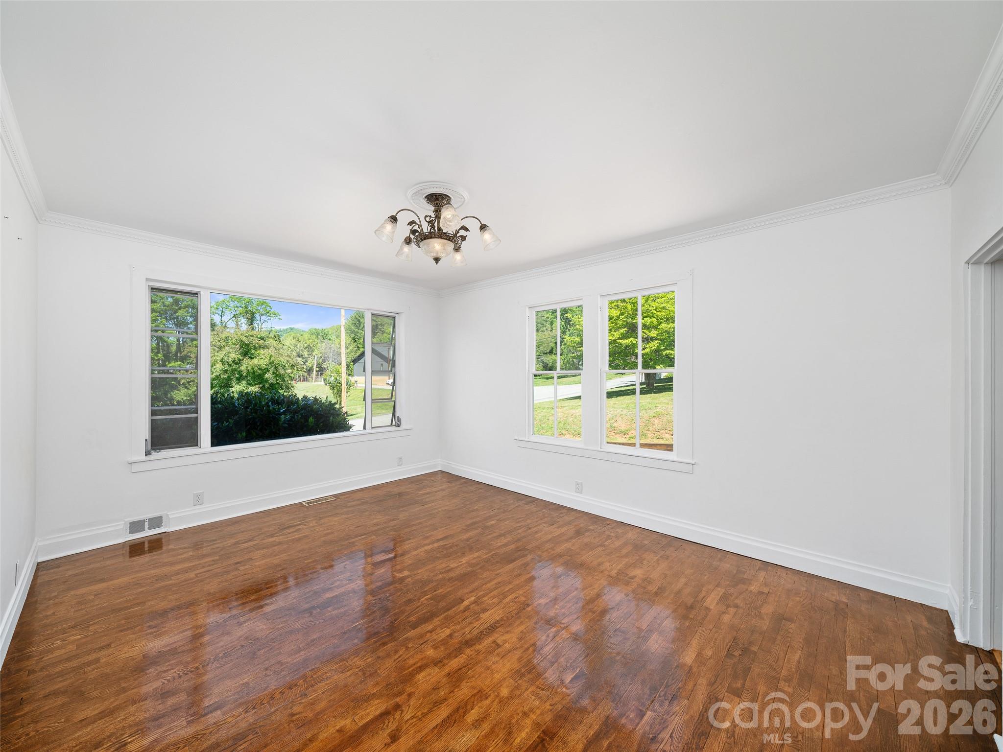 118 Robertson Street — Burnsville
