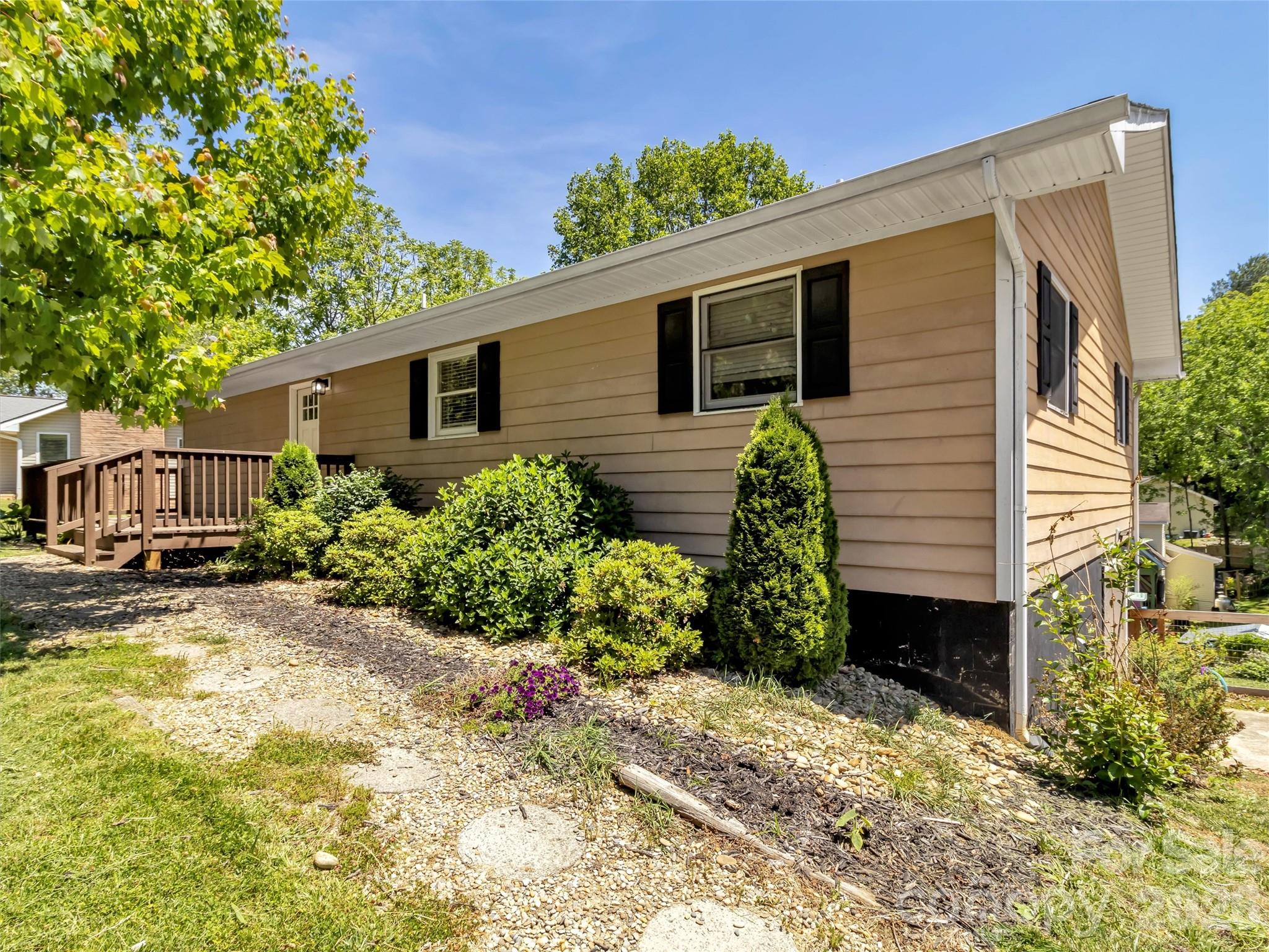 252 Oak Park Drive — Clyde