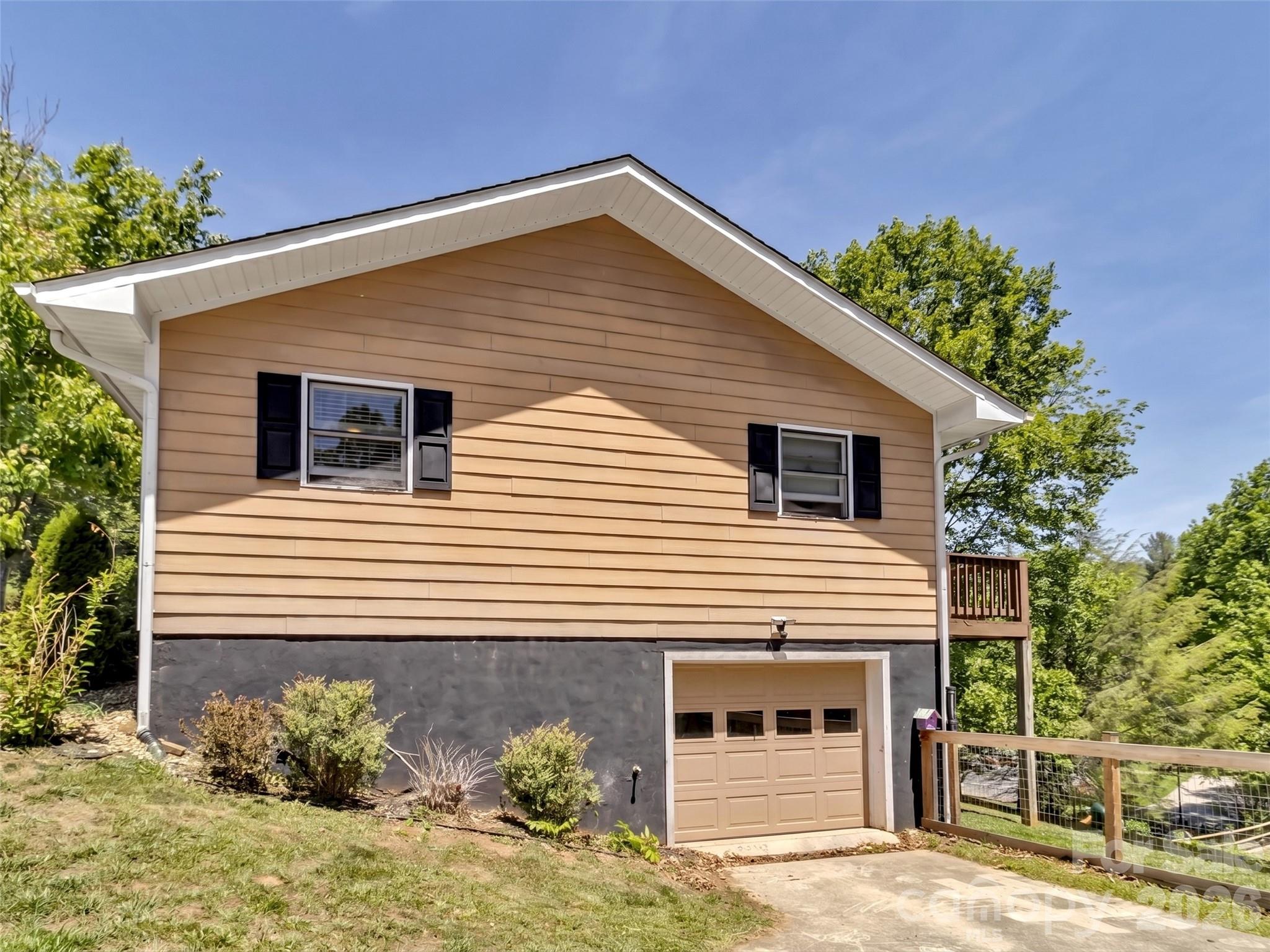 252 Oak Park Drive — Clyde