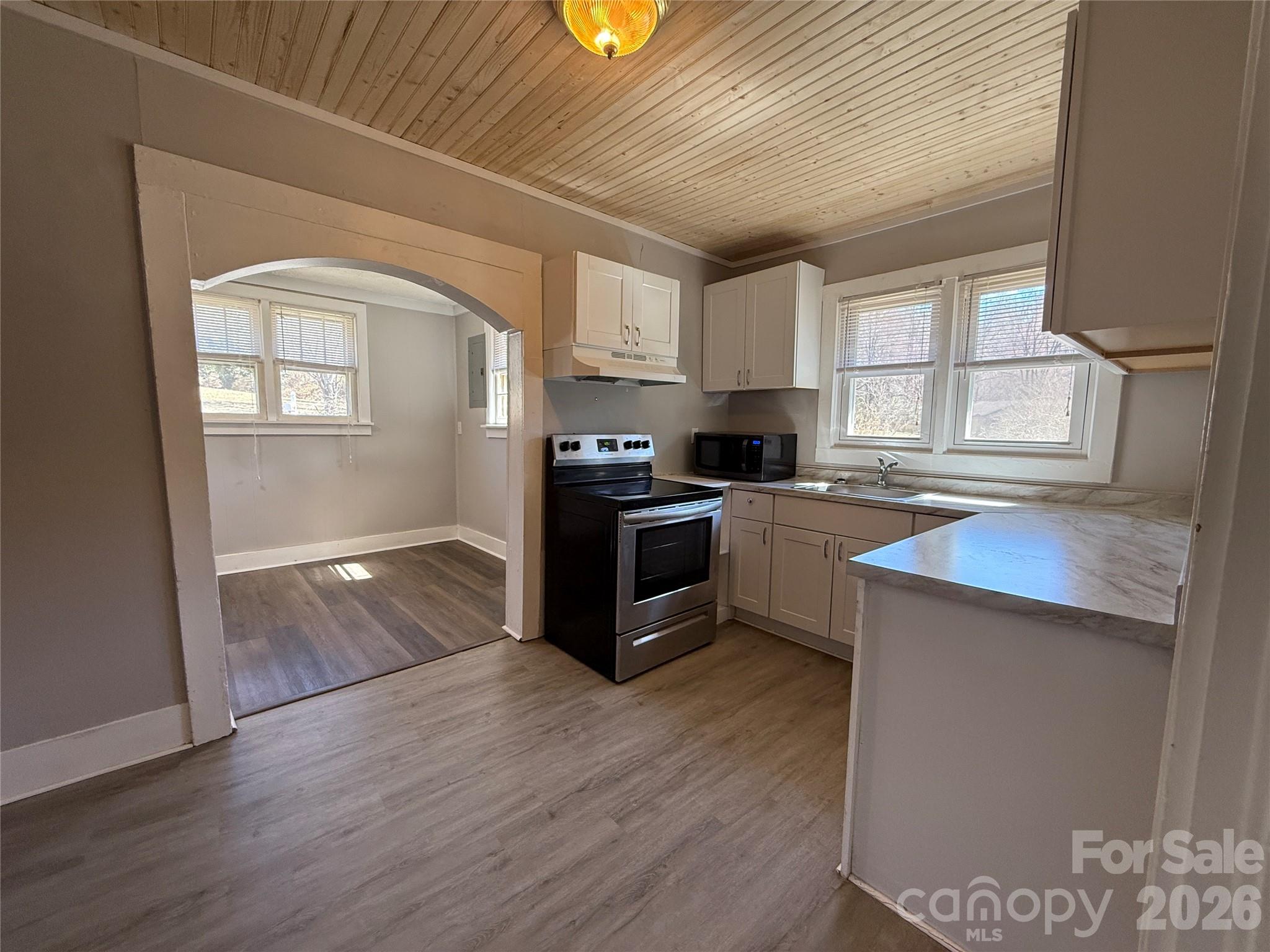40 Little Knob Road — Asheville