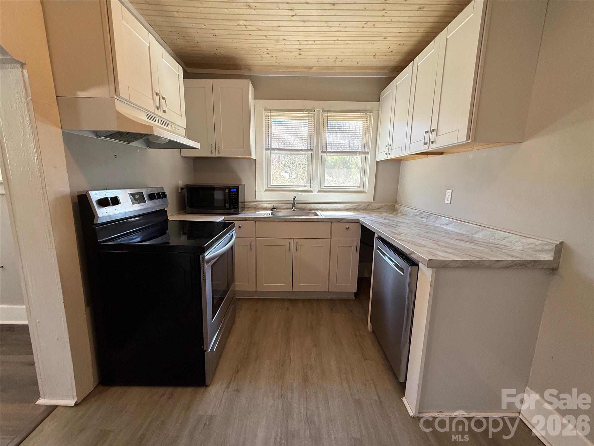 40 Little Knob Road — Asheville