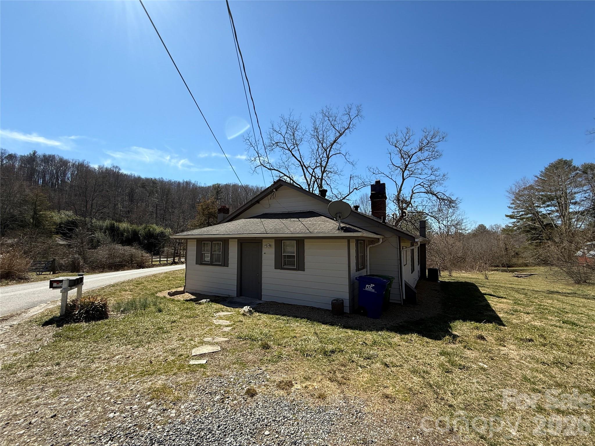 40 Little Knob Road — Asheville