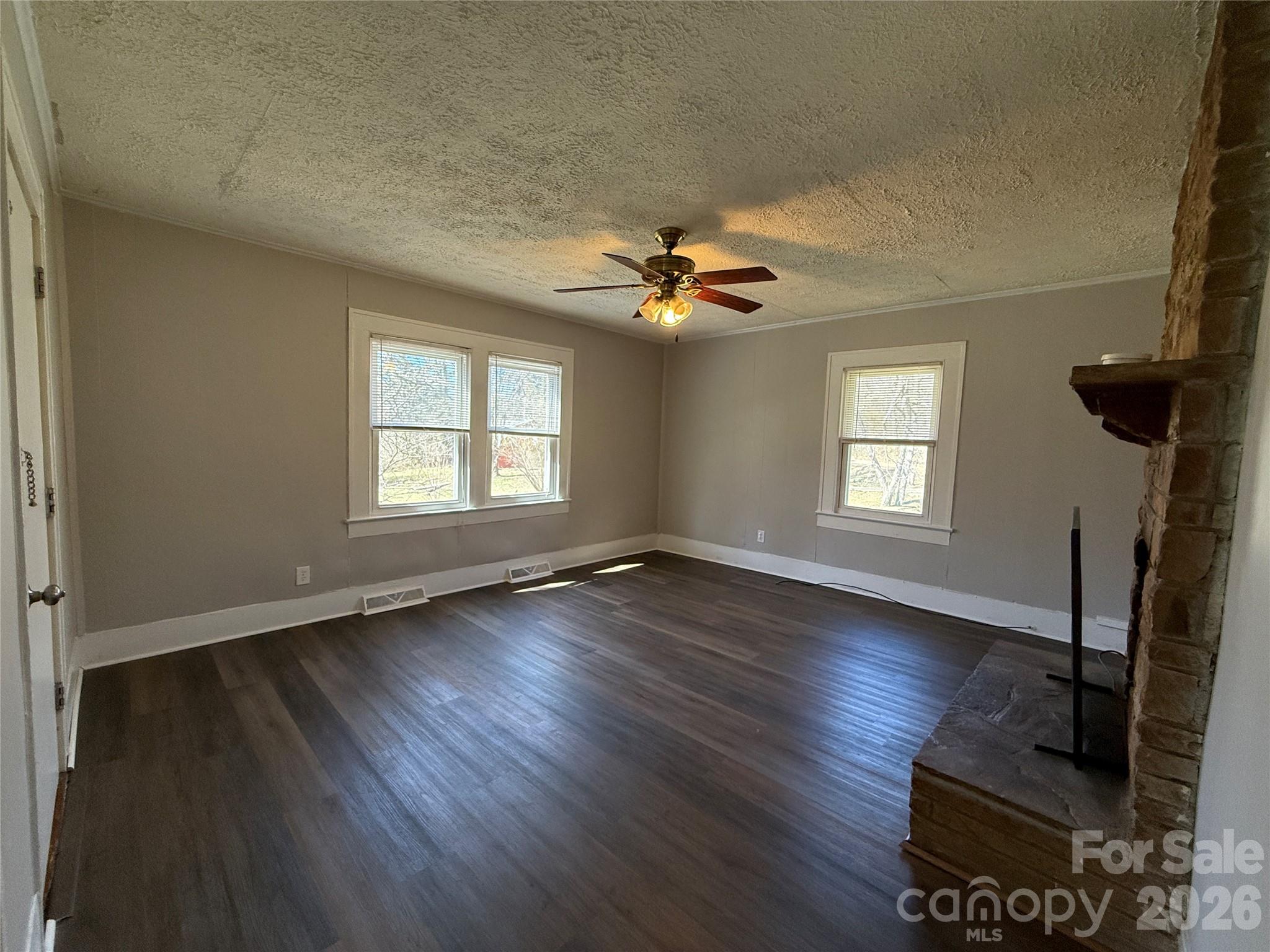 40 Little Knob Road — Asheville