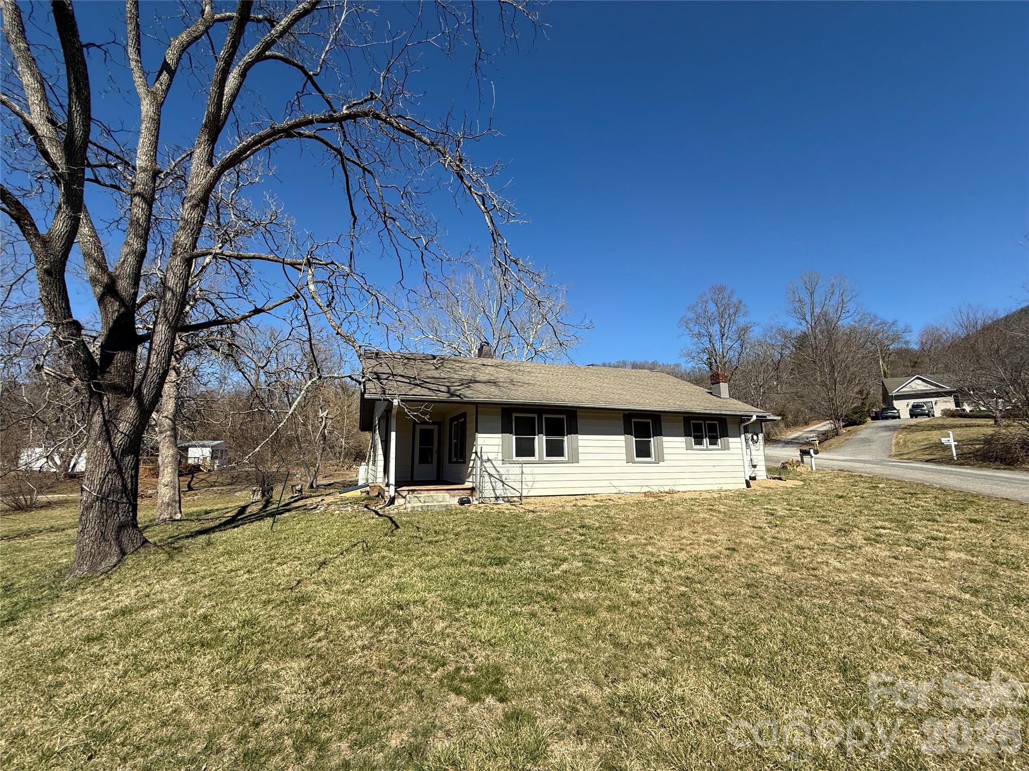 40 Little Knob Road — Asheville