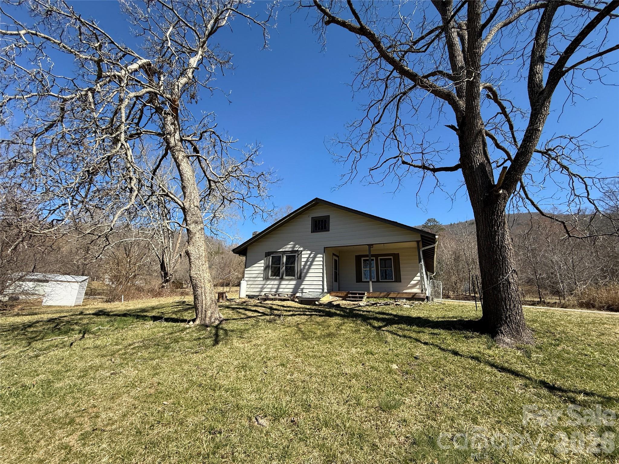 40 Little Knob Road — Asheville