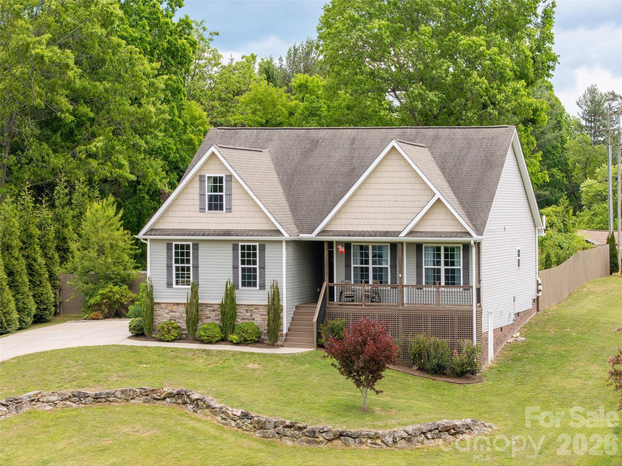 132 Beck Creek Circle — Flat Rock