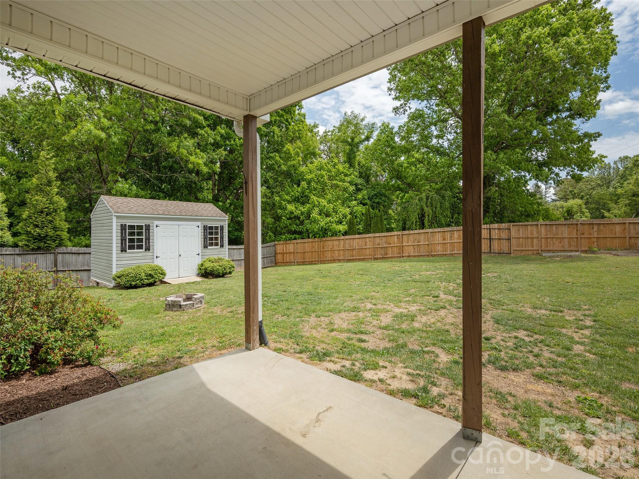 132 Beck Creek Circle — Flat Rock