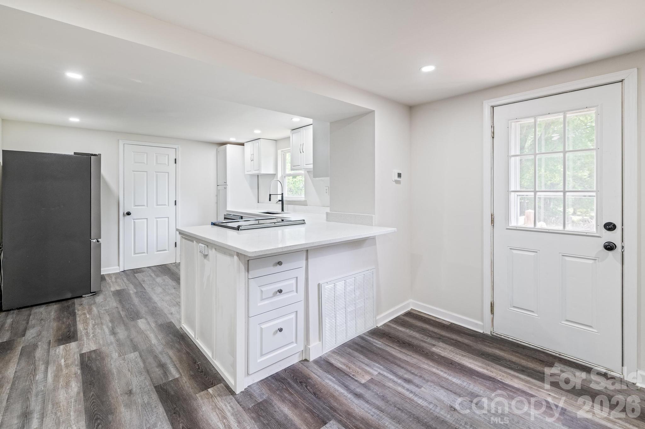 607 Carlos Street — Shelby
