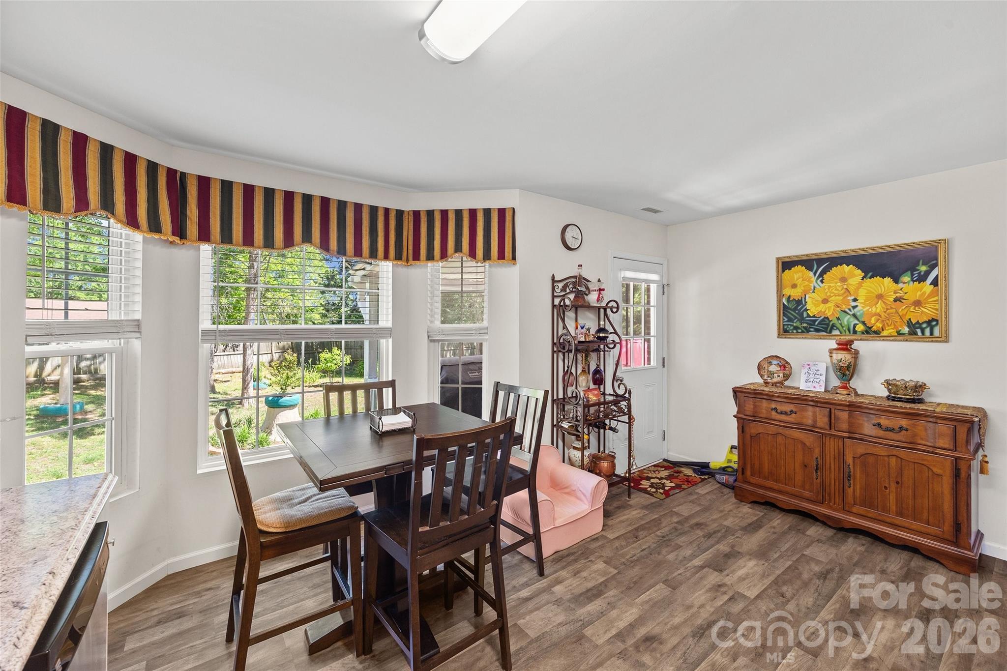 208 Victoria Circle — York