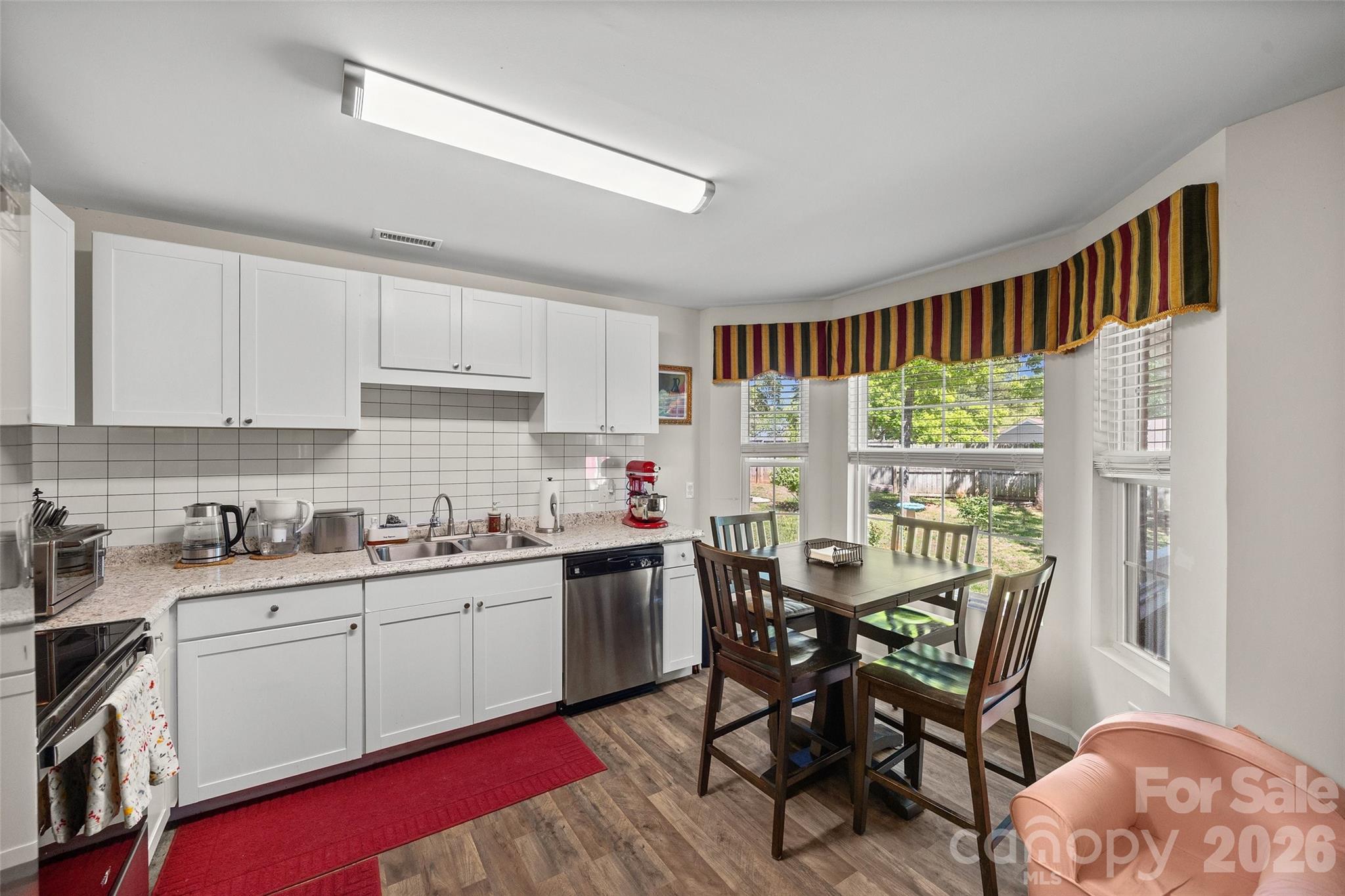 208 Victoria Circle — York