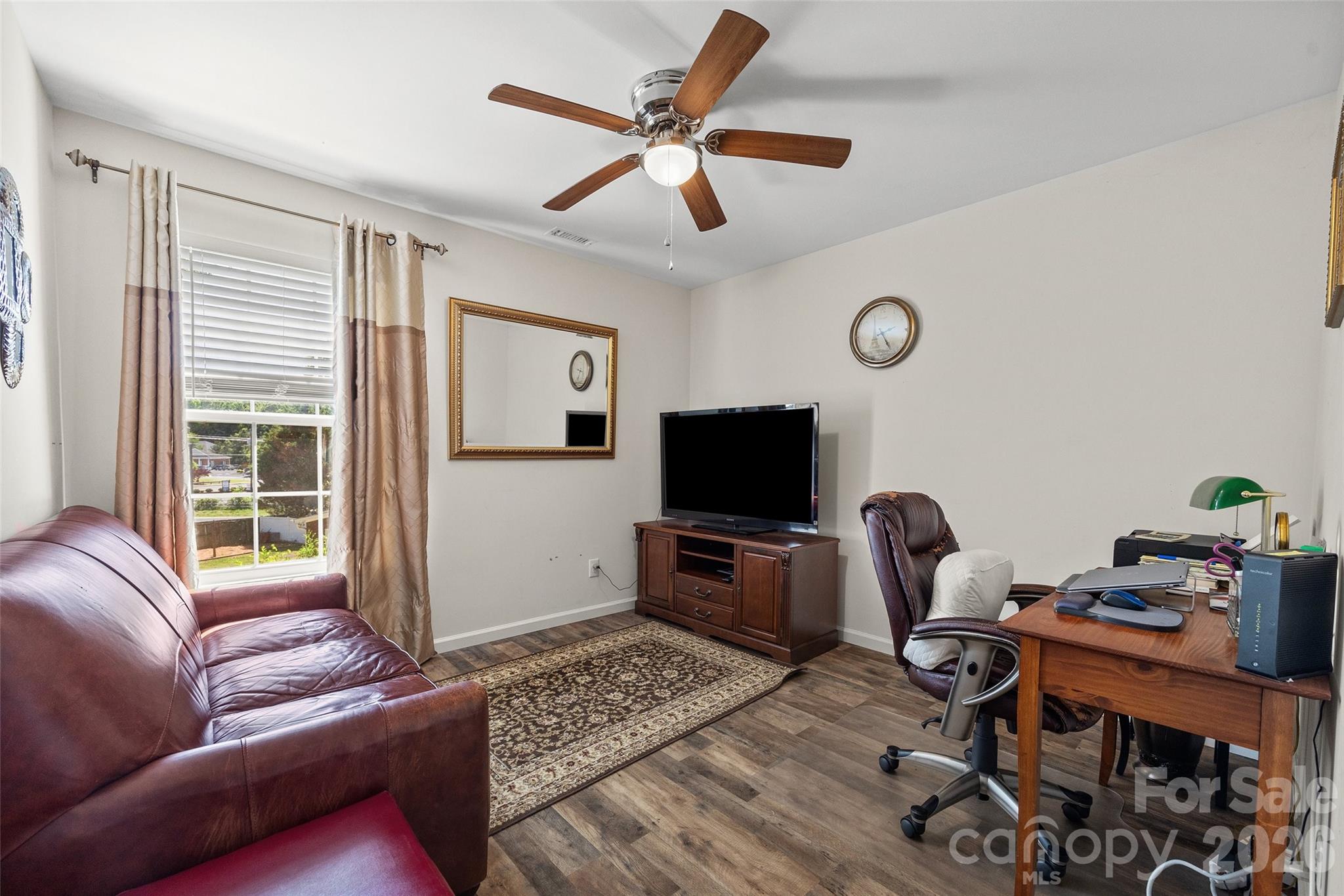 208 Victoria Circle — York