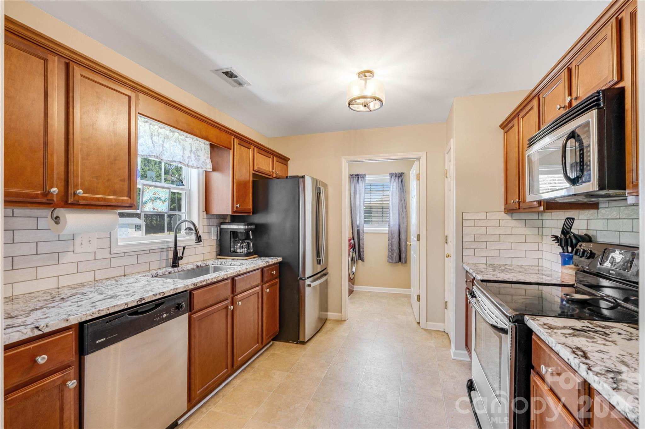 3353 48th Avenue Lane NE — Hickory