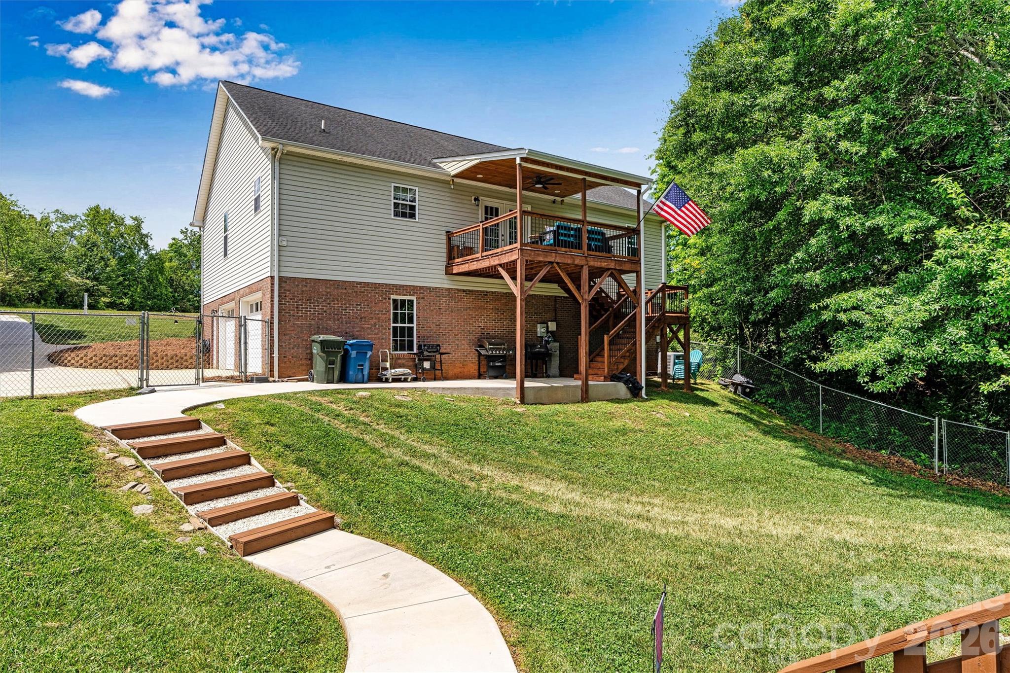 3353 48th Avenue Lane NE — Hickory
