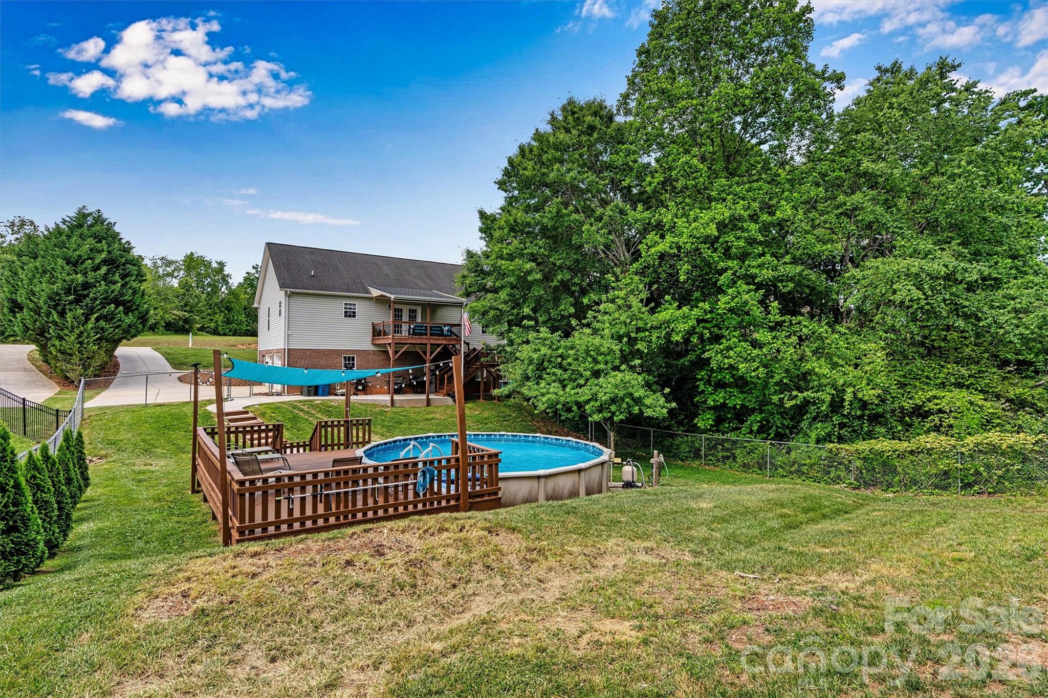 3353 48th Avenue Lane NE — Hickory