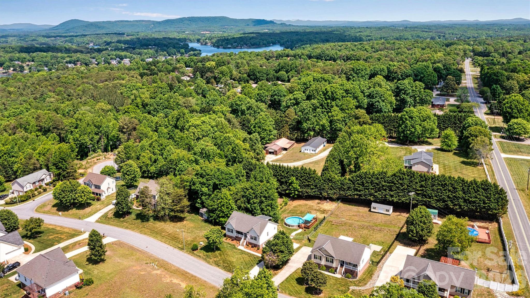 3353 48th Avenue Lane NE — Hickory