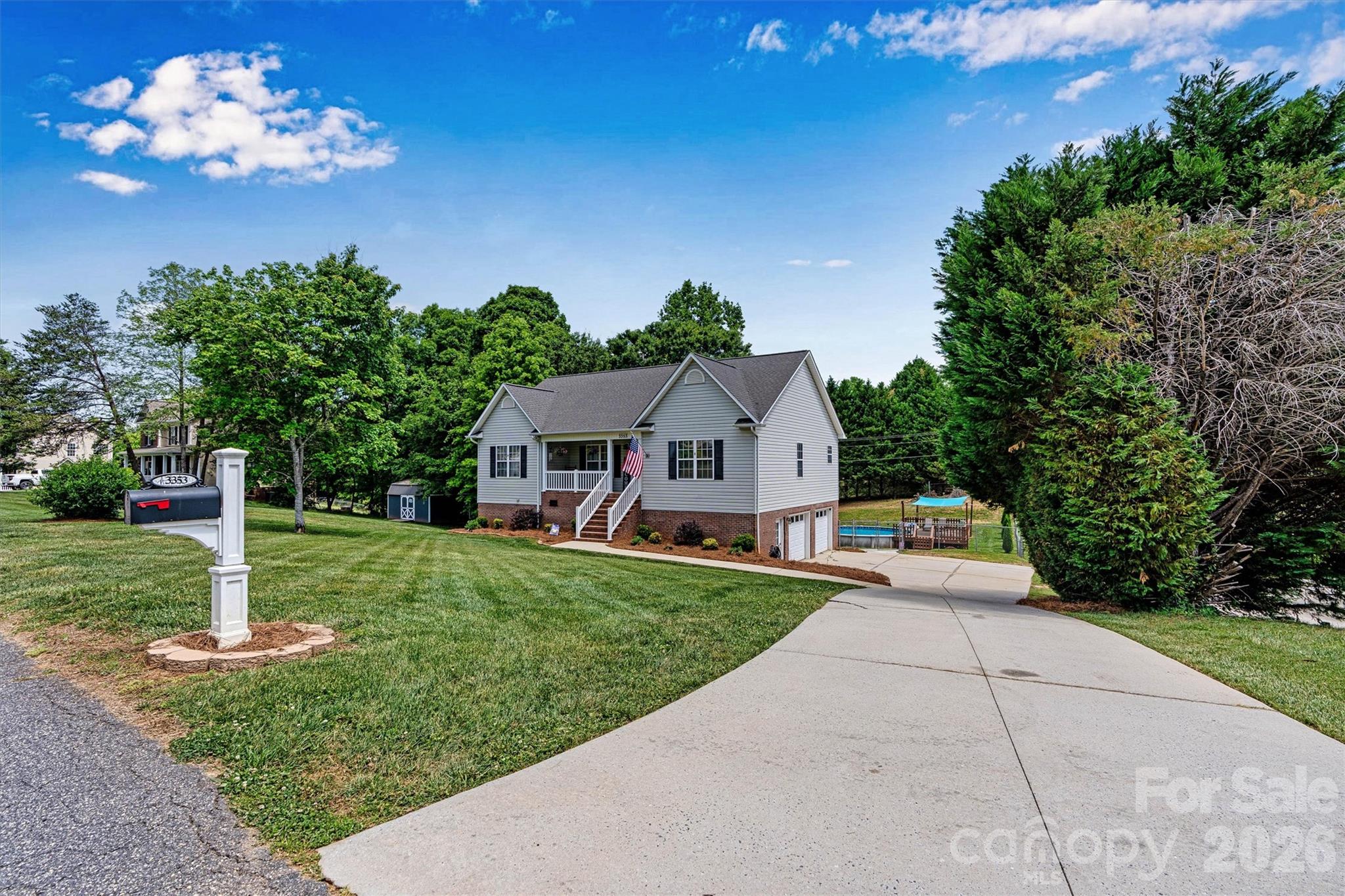 3353 48th Avenue Lane NE — Hickory