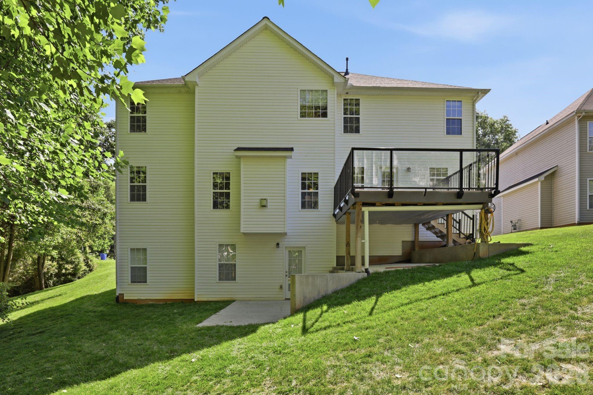 120 Scanlon Road — Mooresville