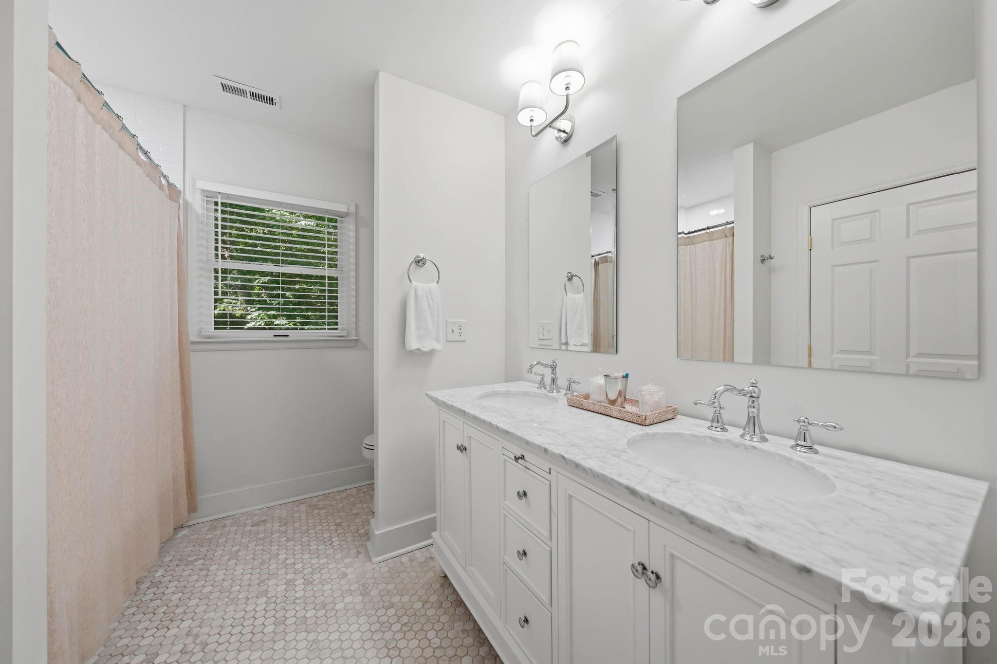 1015 Thistle Court — Charlotte