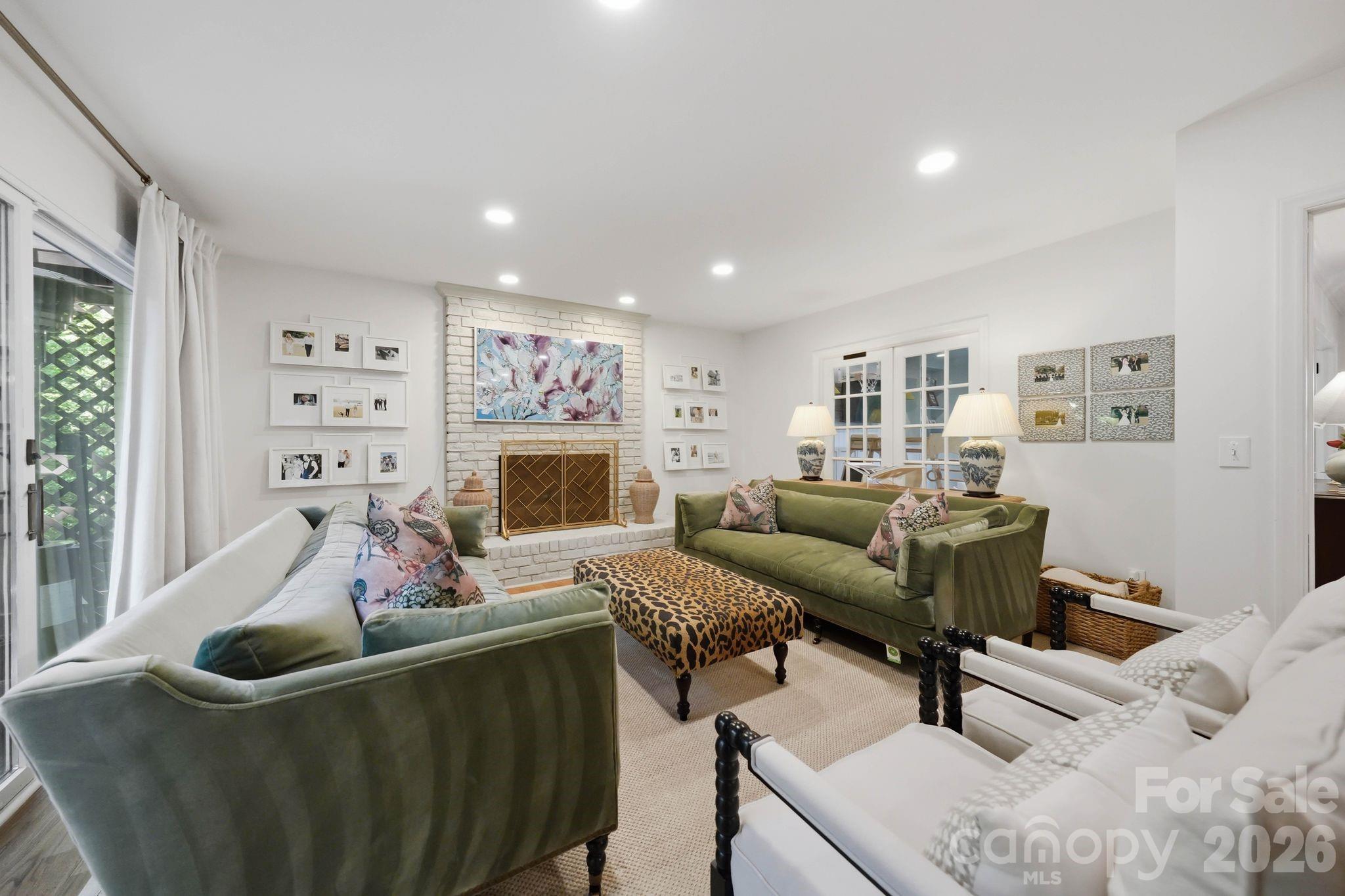 1015 Thistle Court — Charlotte