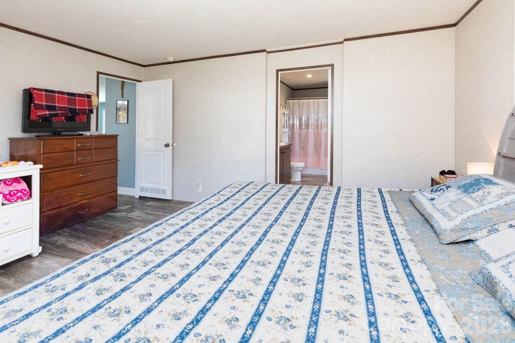 84 Hazelwood Road — Asheville