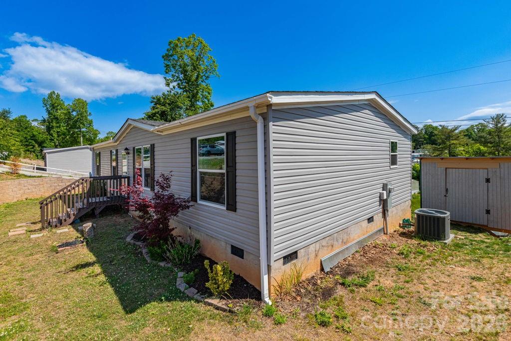 84 Hazelwood Road — Asheville
