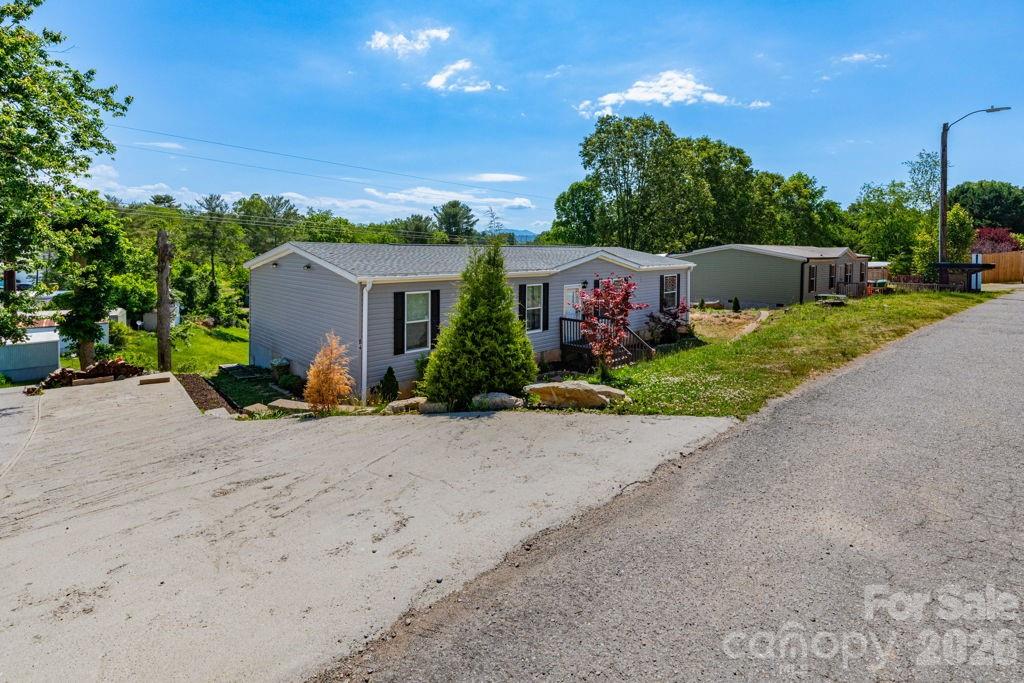 84 Hazelwood Road — Asheville
