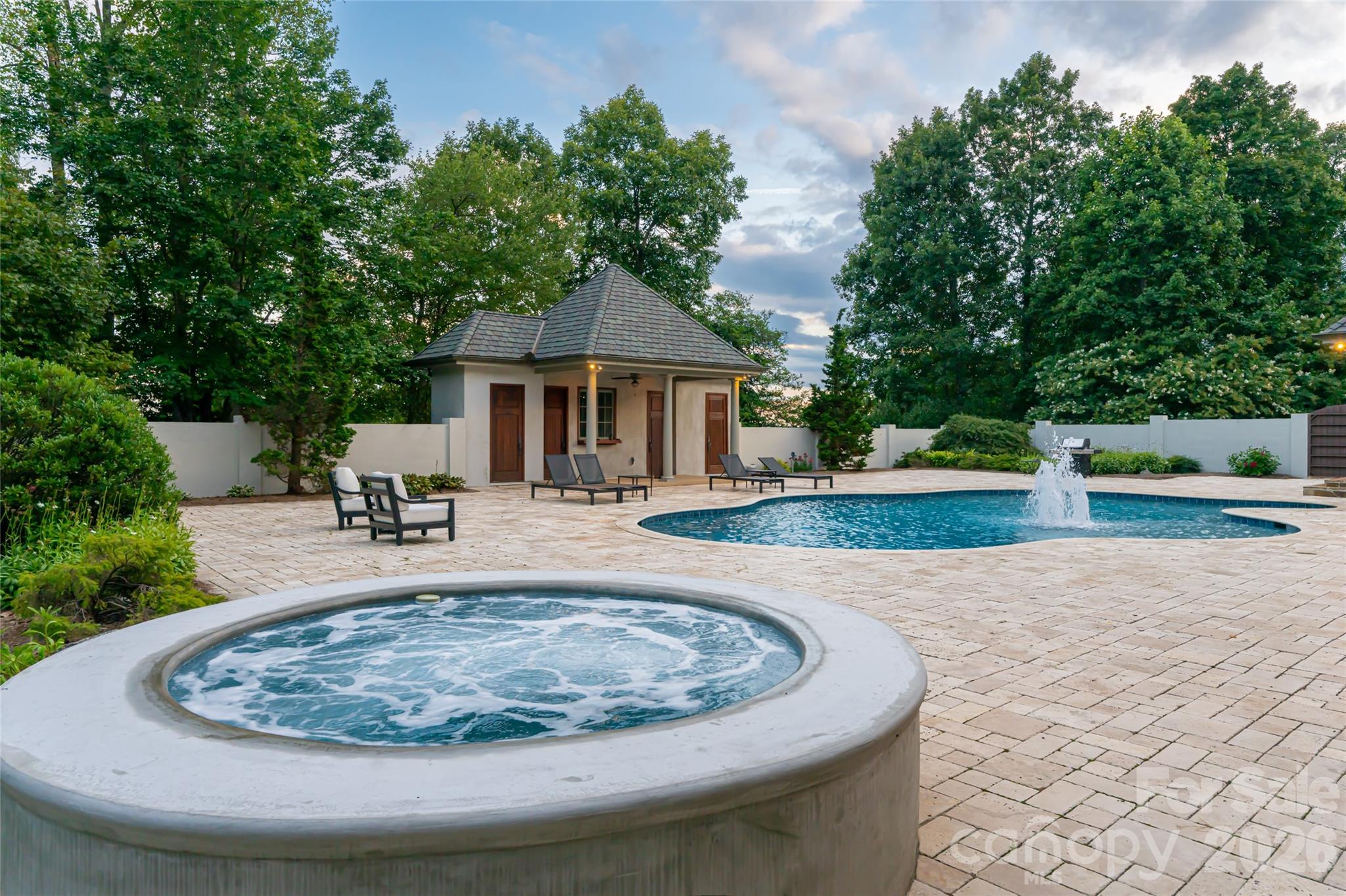 316 S Braeside Court — Asheville