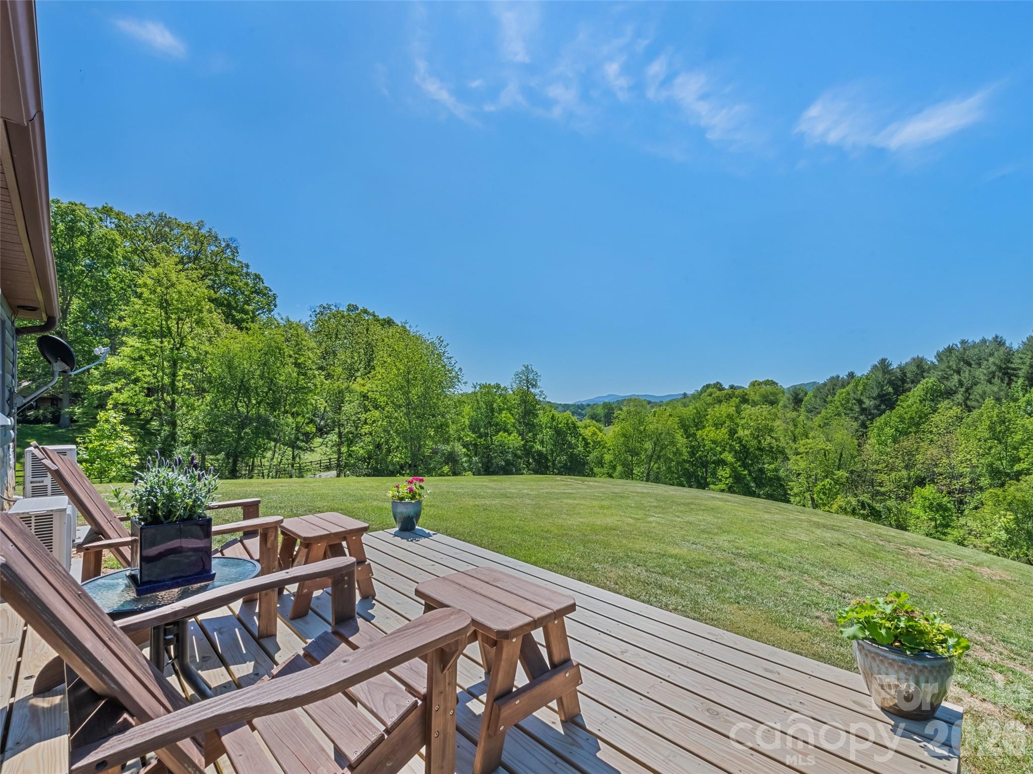 265 Cansadie Top Road — Waynesville