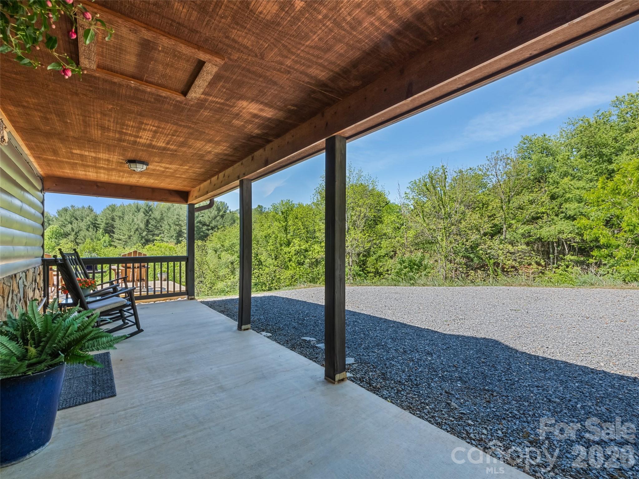 265 Cansadie Top Road — Waynesville