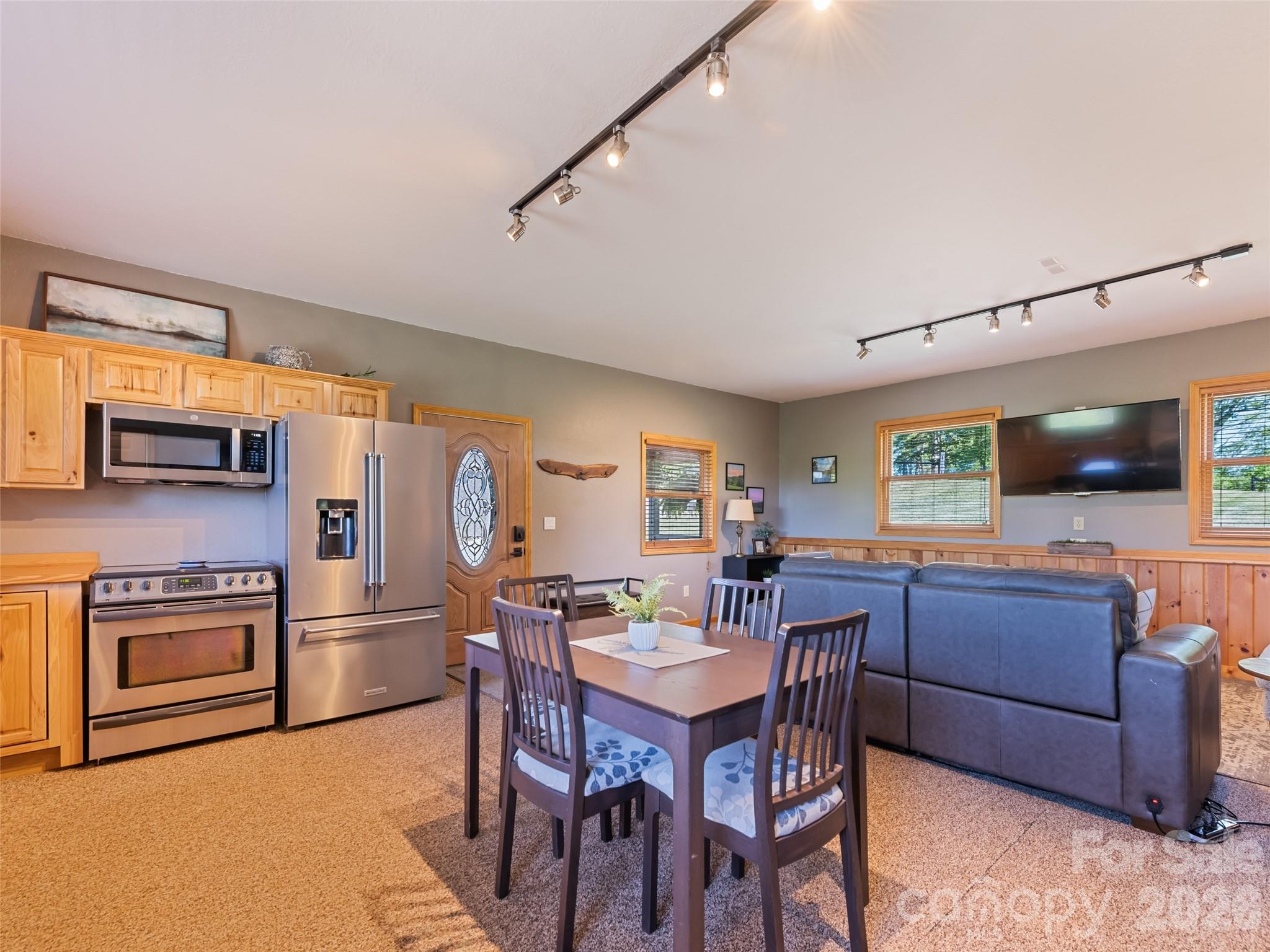 265 Cansadie Top Road — Waynesville