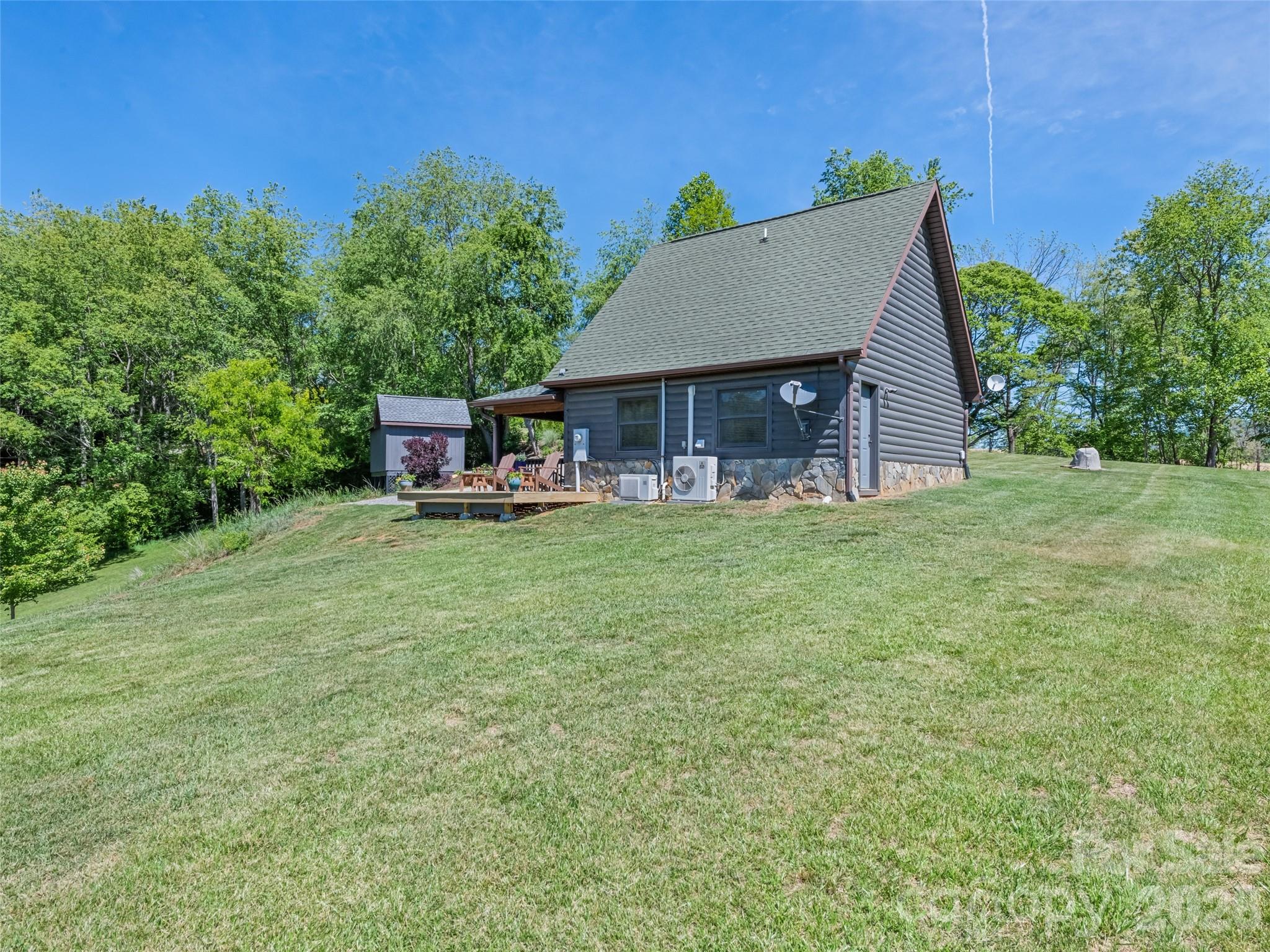 265 Cansadie Top Road — Waynesville