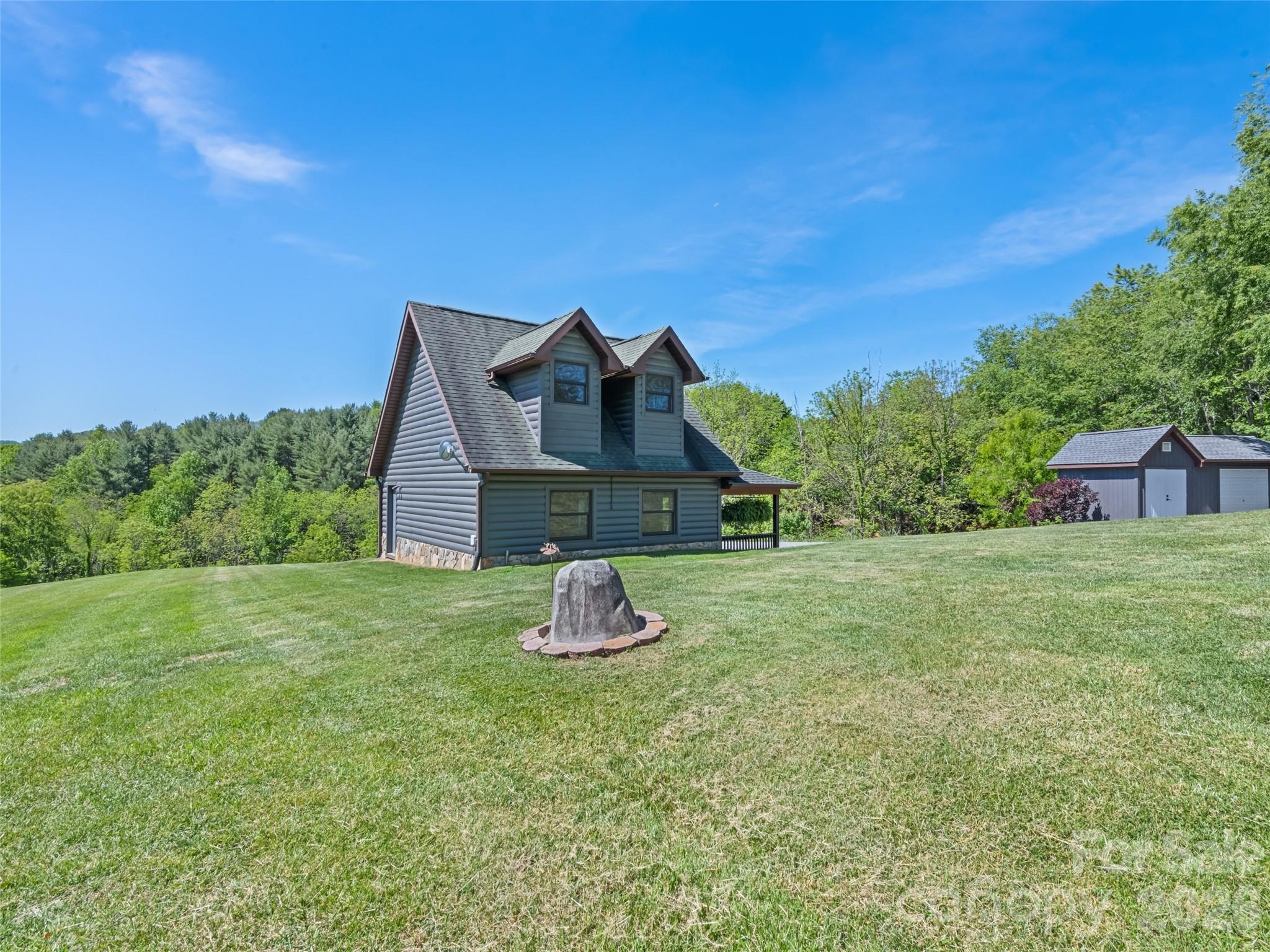 265 Cansadie Top Road — Waynesville