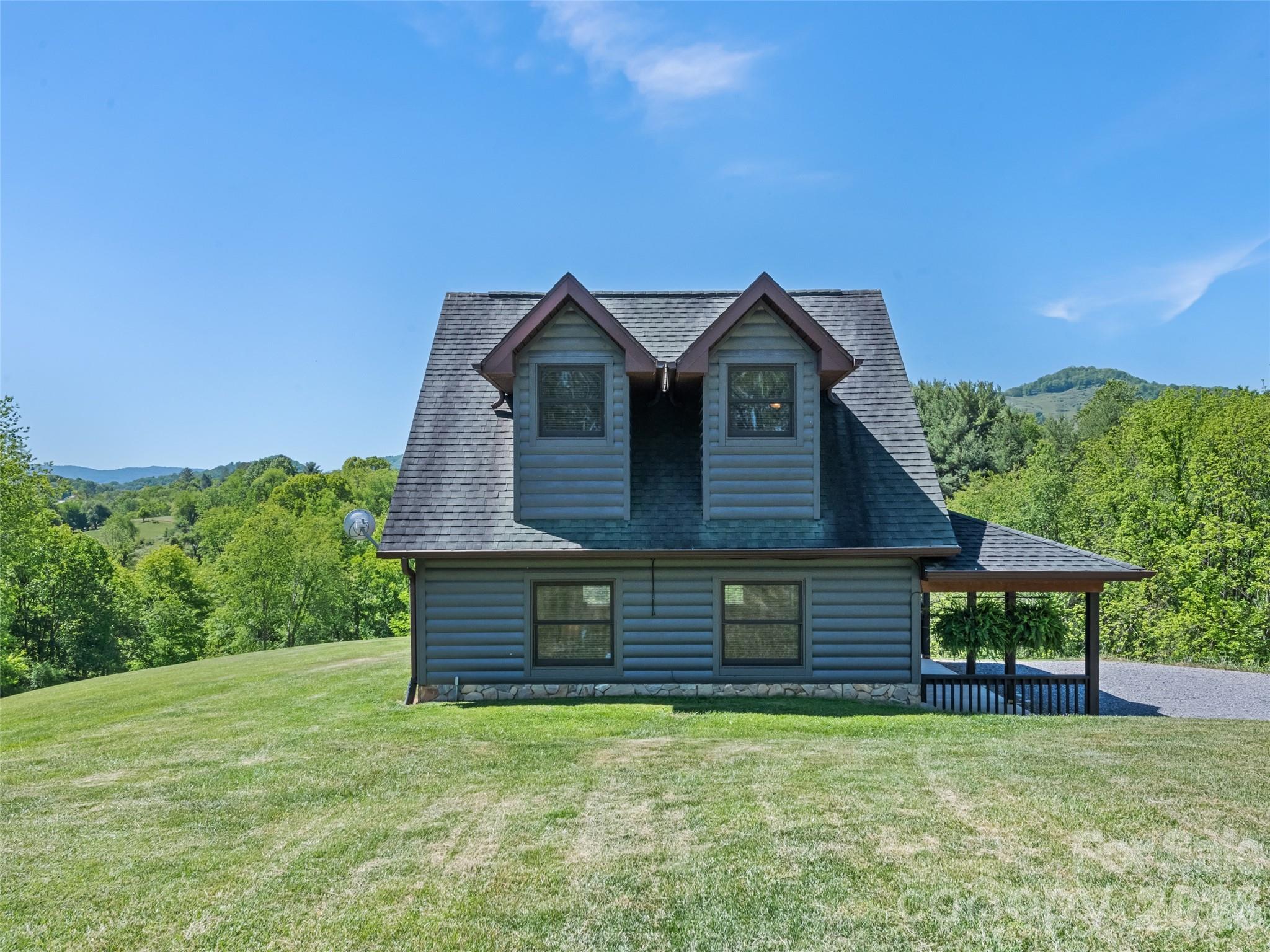265 Cansadie Top Road — Waynesville