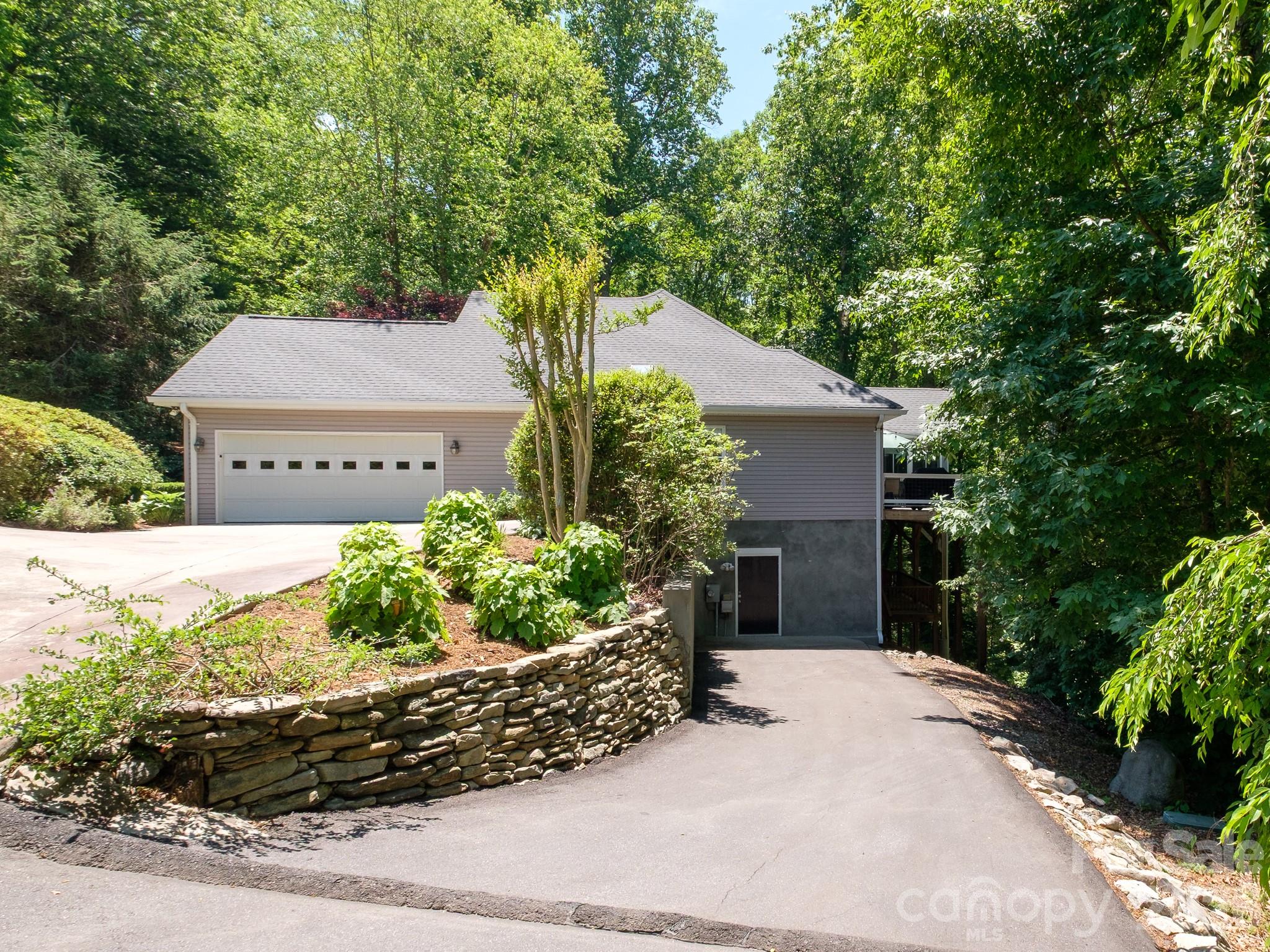 30 Cherokee Trail — Fletcher