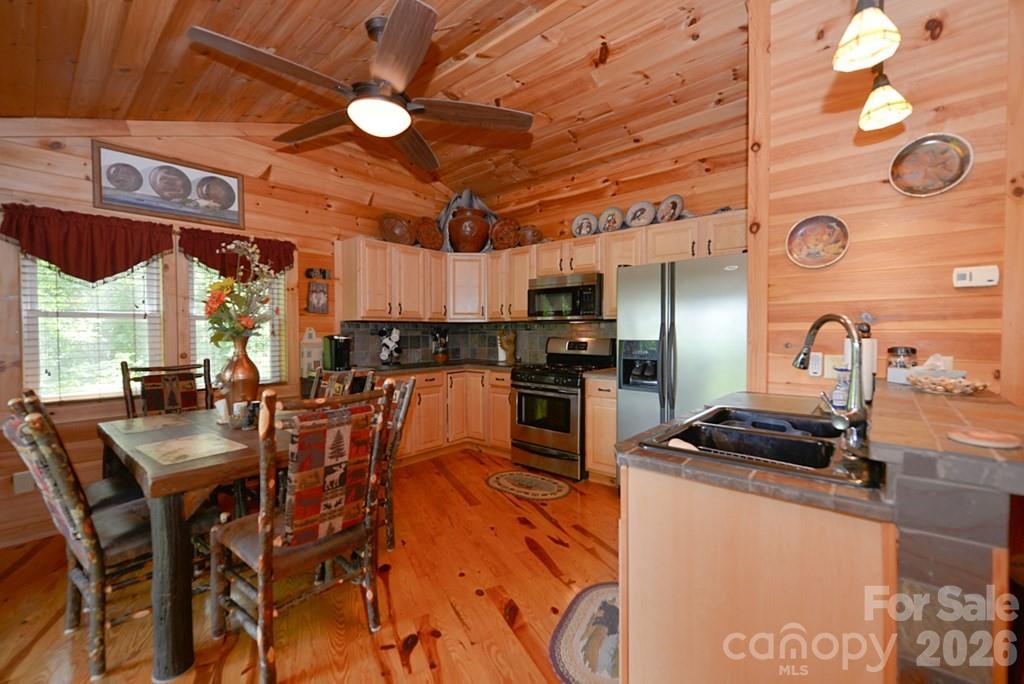 470 Bear Ridge Road — Tuckasegee