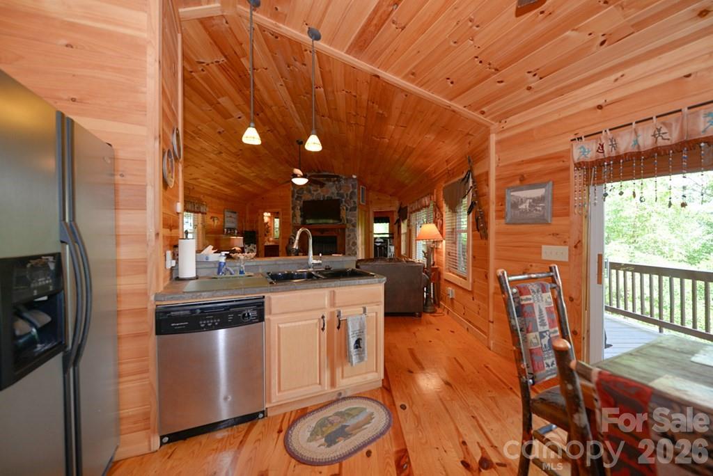 470 Bear Ridge Road — Tuckasegee