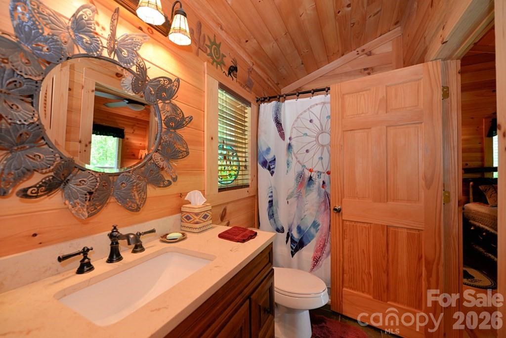 470 Bear Ridge Road — Tuckasegee