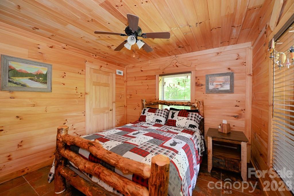 470 Bear Ridge Road — Tuckasegee
