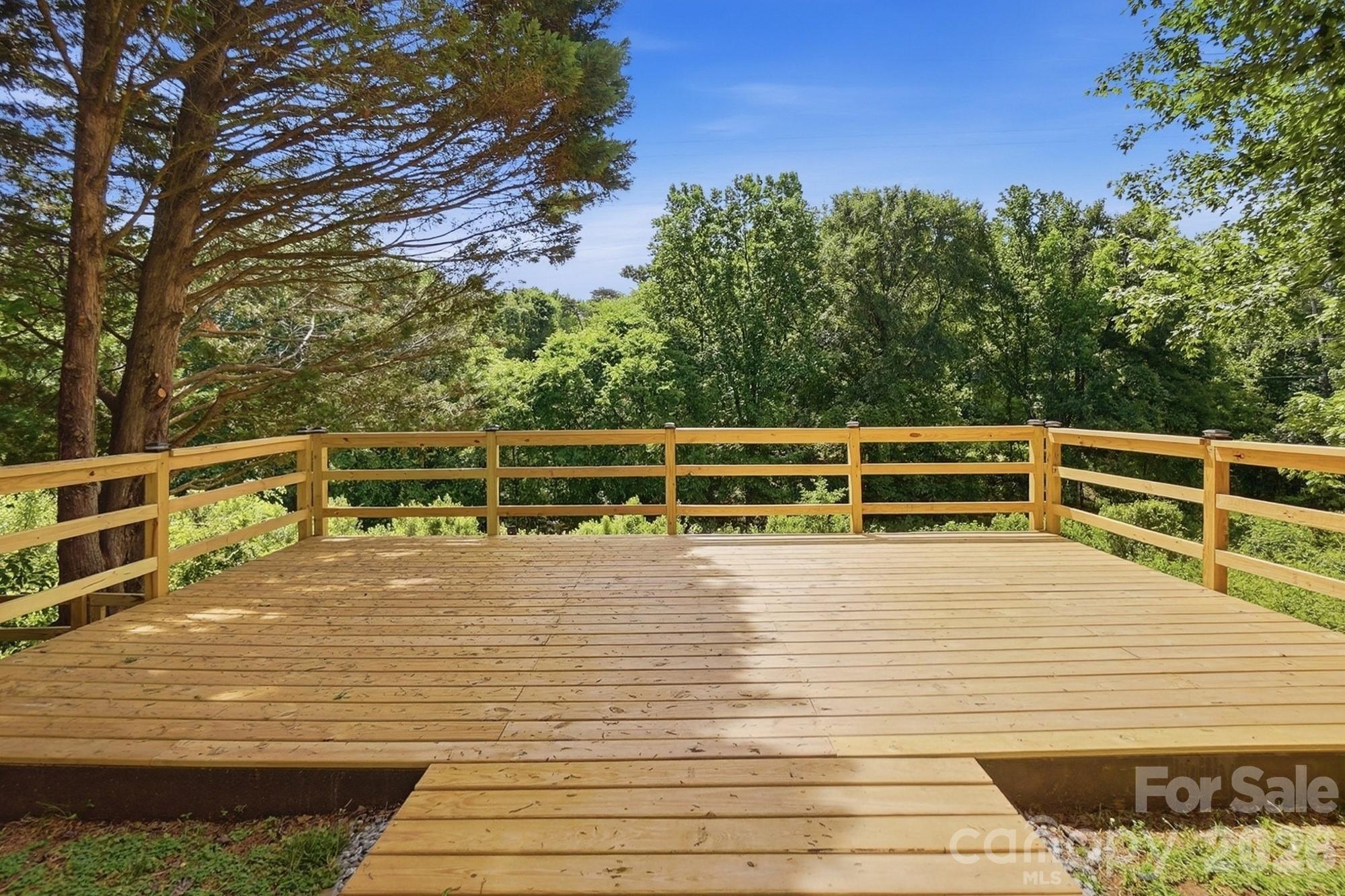1264 Winding Path Road — Clover