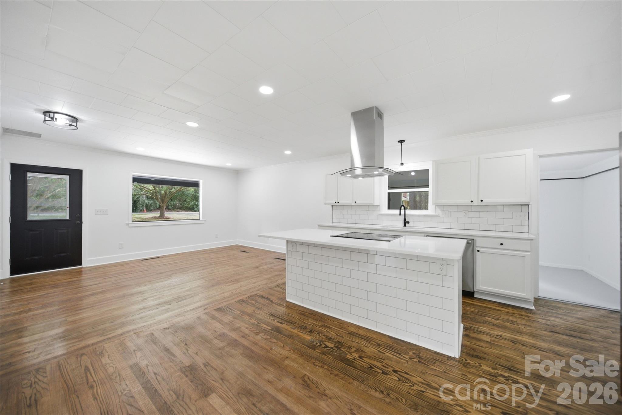 907 Amelia Street — Newberry