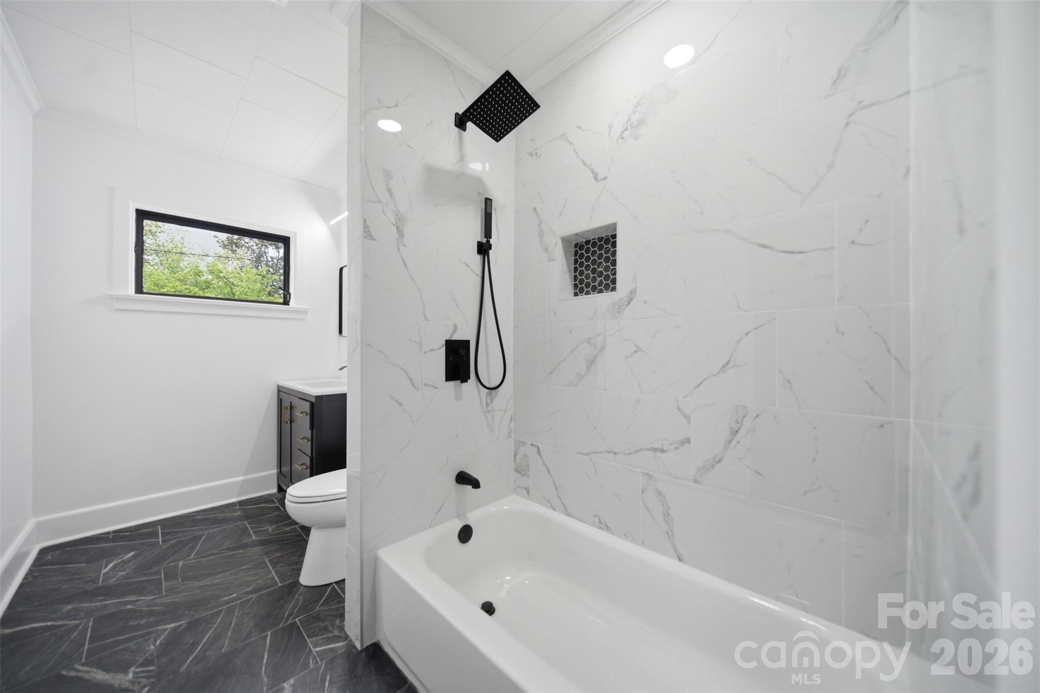 907 Amelia Street — Newberry