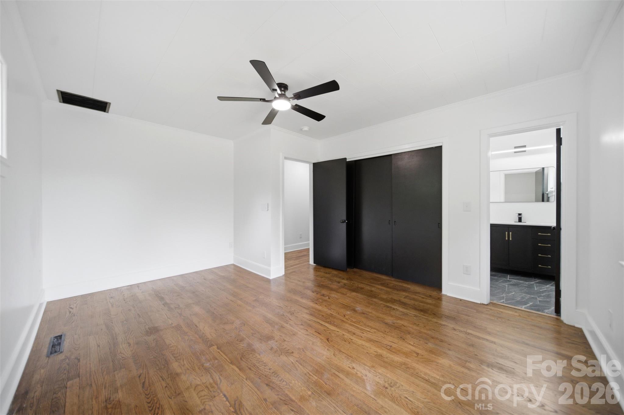 907 Amelia Street — Newberry