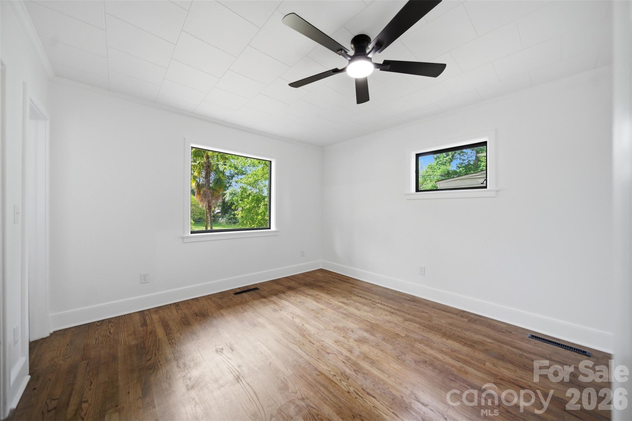 907 Amelia Street — Newberry