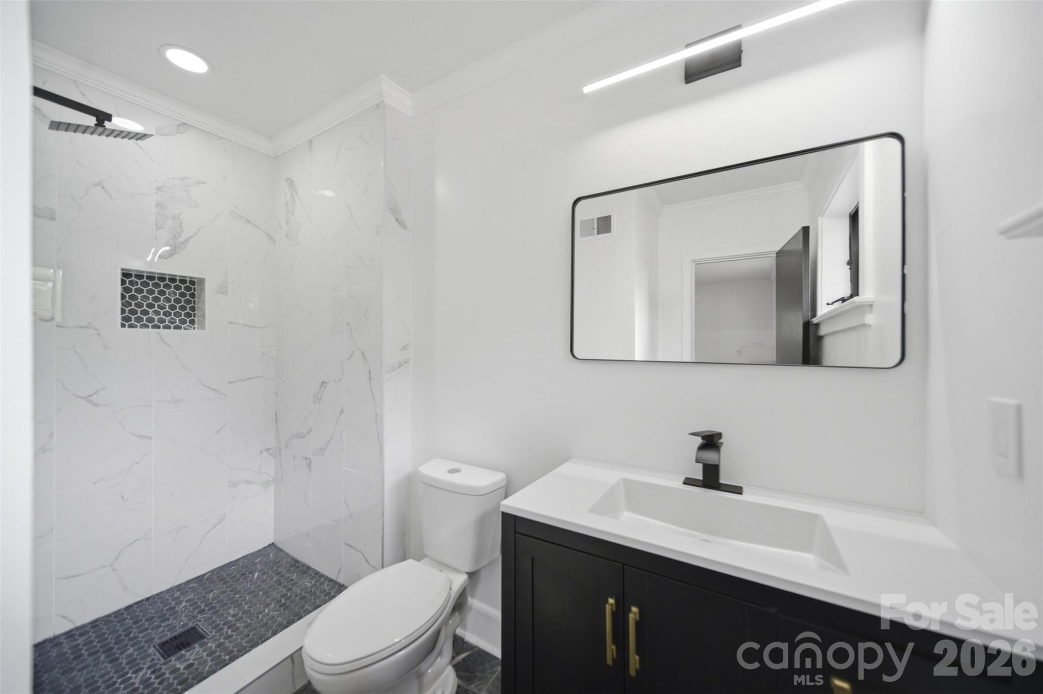 907 Amelia Street — Newberry